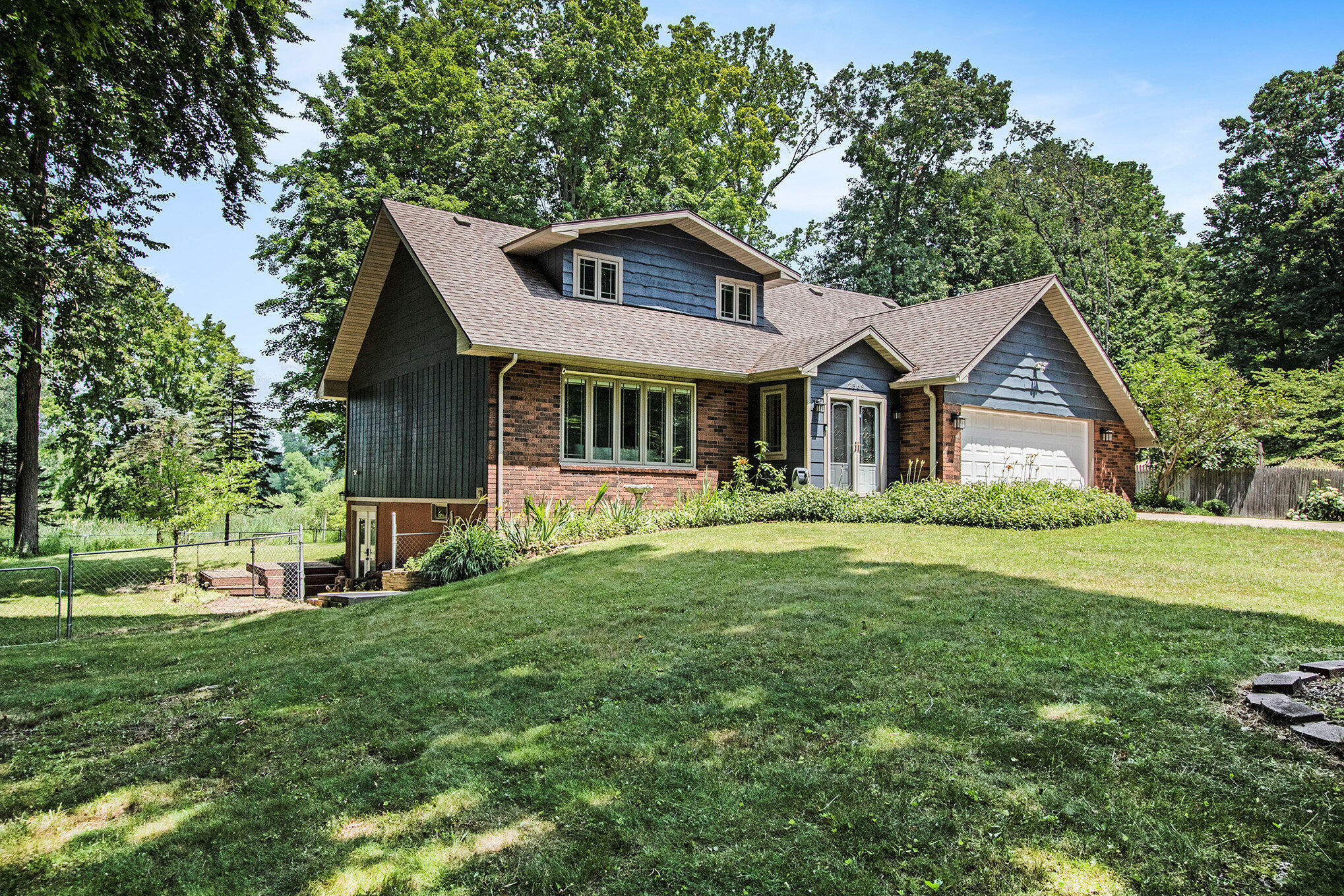 2569 Ridgewood Trail Property Photo 1