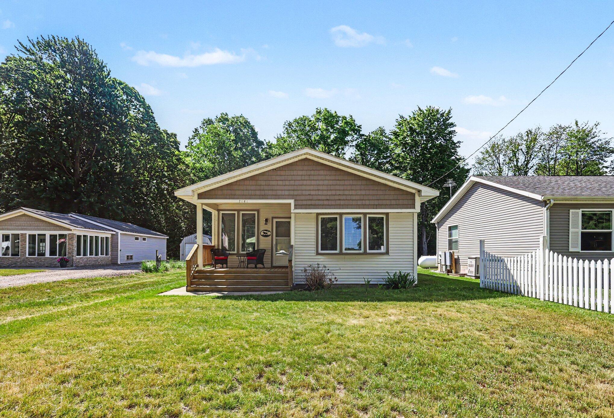 7161 E Lakeshore Drive Property Photo 1