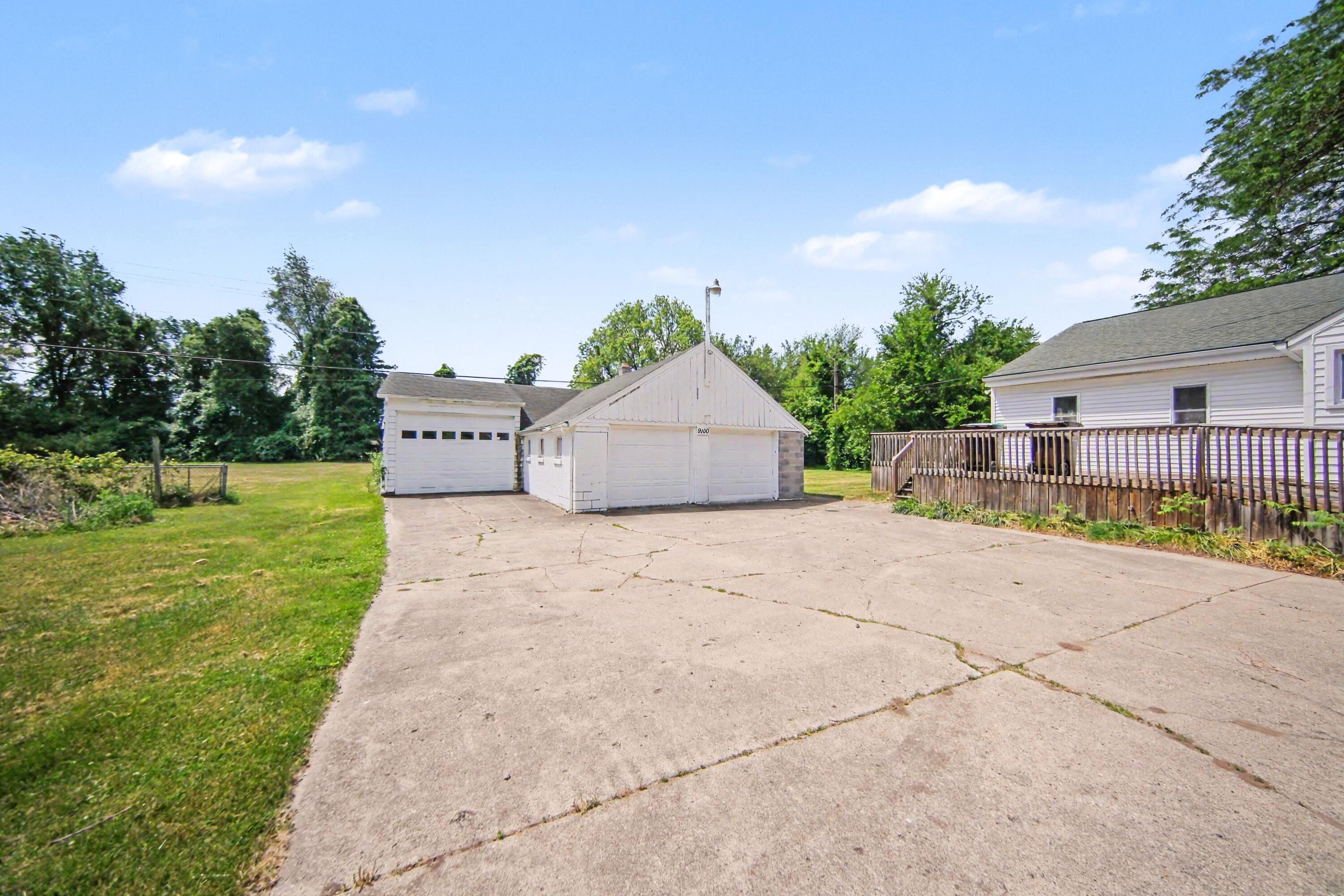 9100 Willis Road Property Photo 2