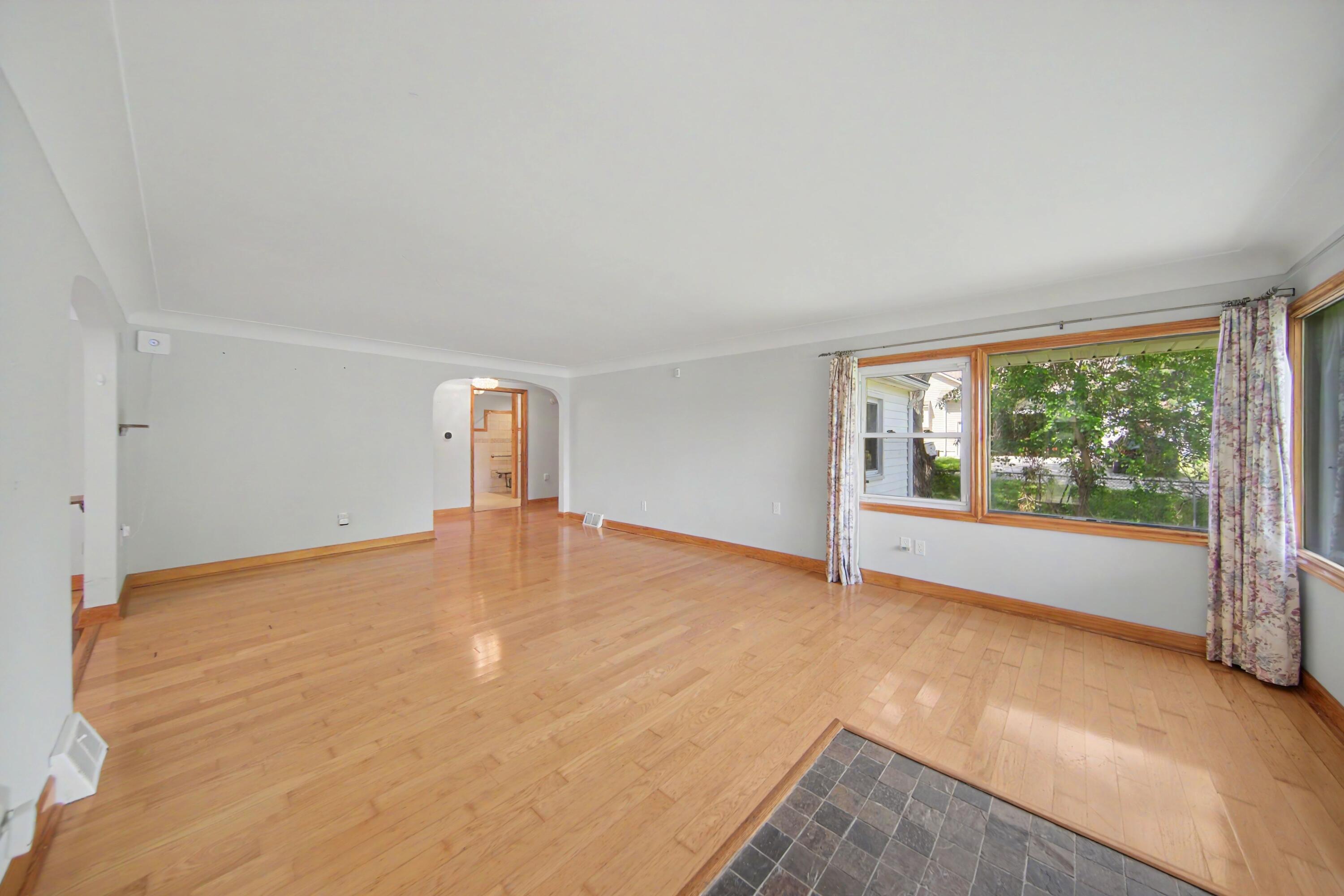9100 Willis Road Property Photo 7