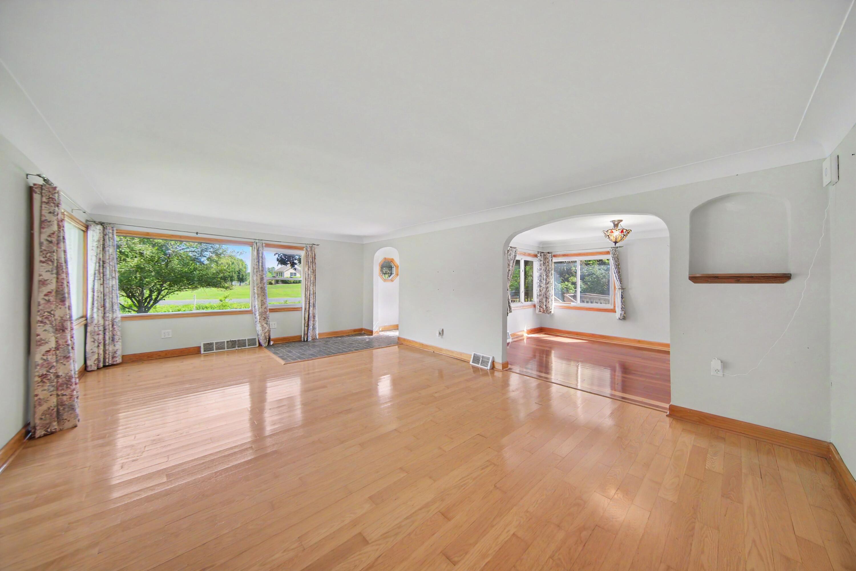 9100 Willis Road Property Photo 8