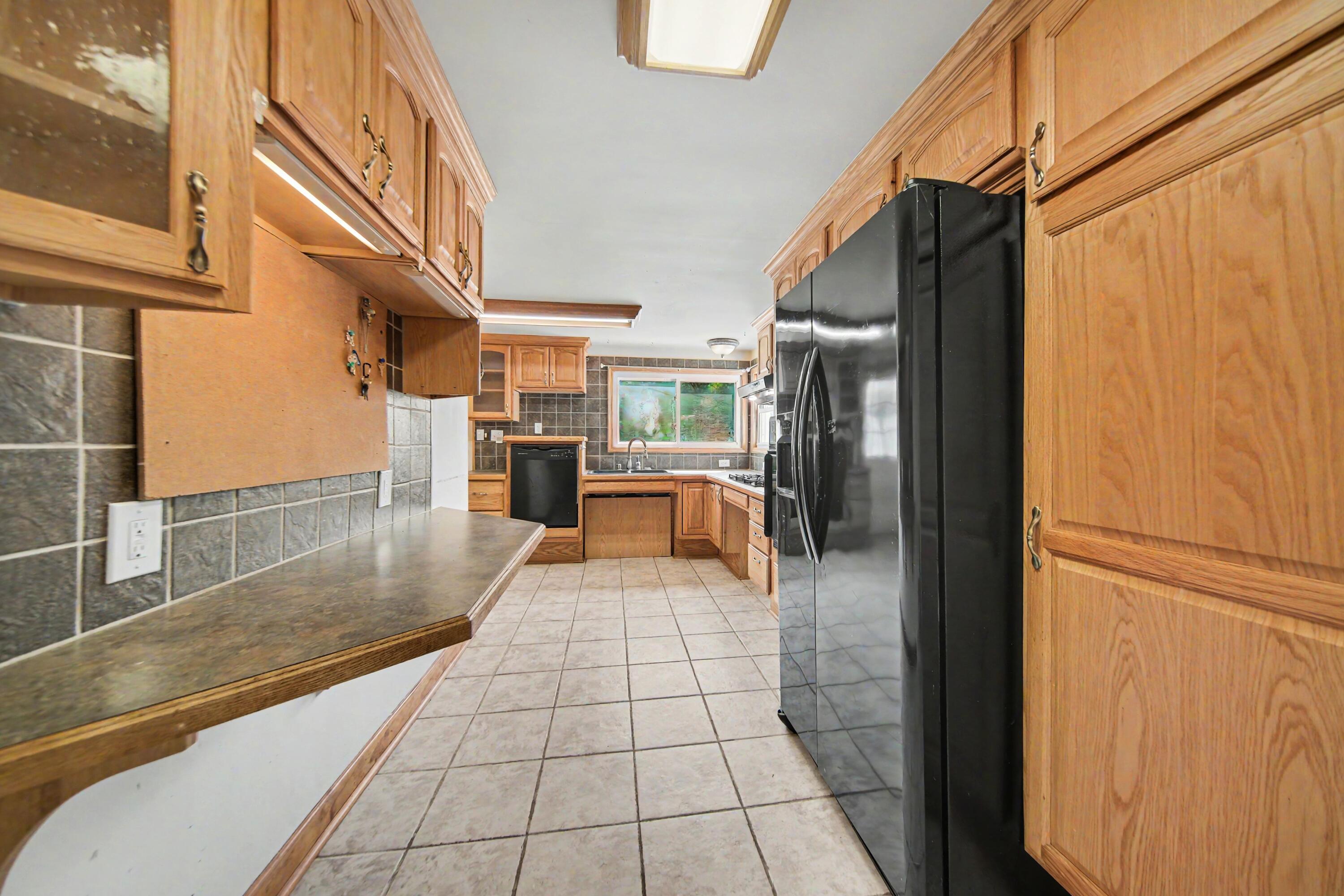 9100 Willis Road Property Photo 11