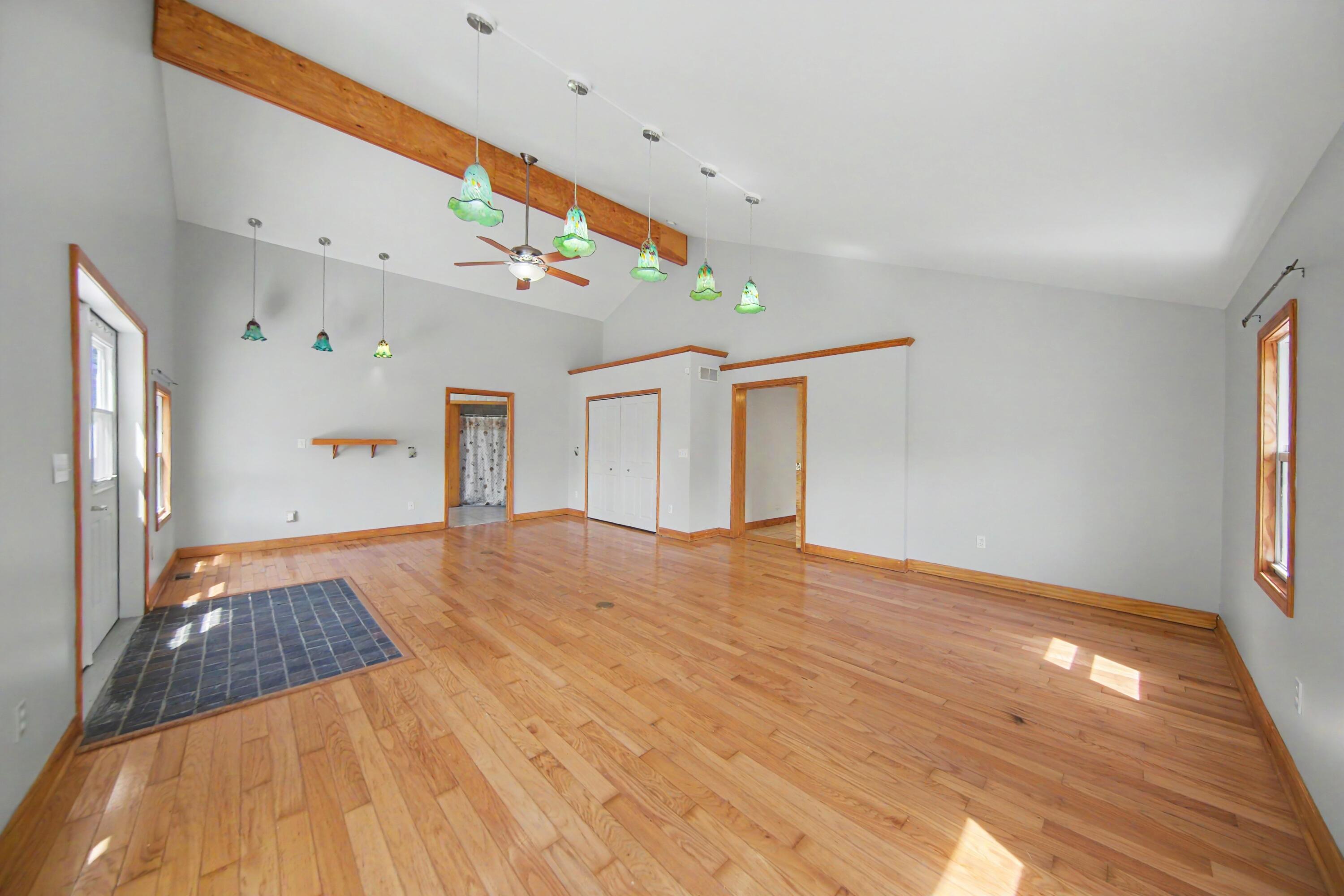 9100 Willis Road Property Photo 17