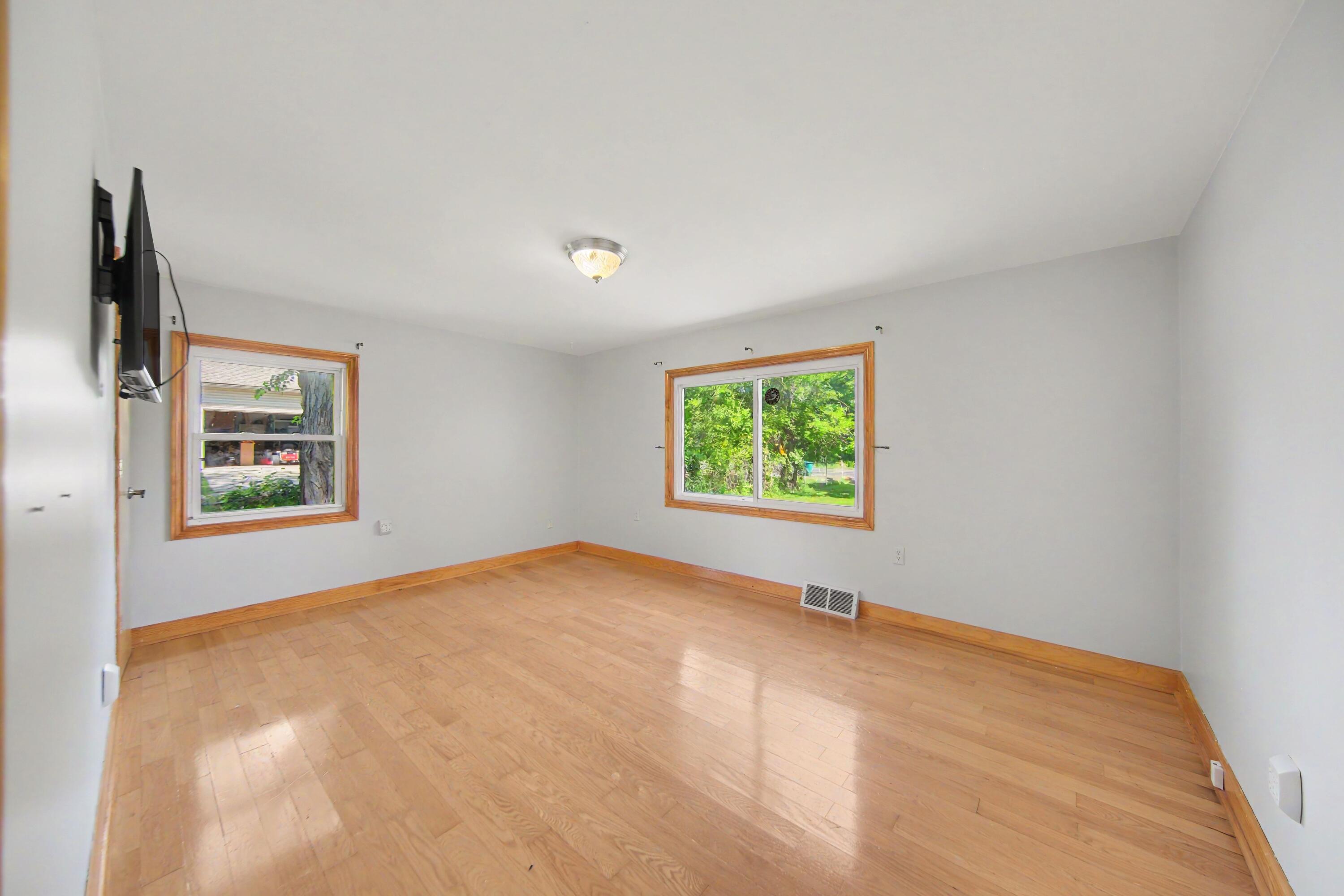 9100 Willis Road Property Photo 23