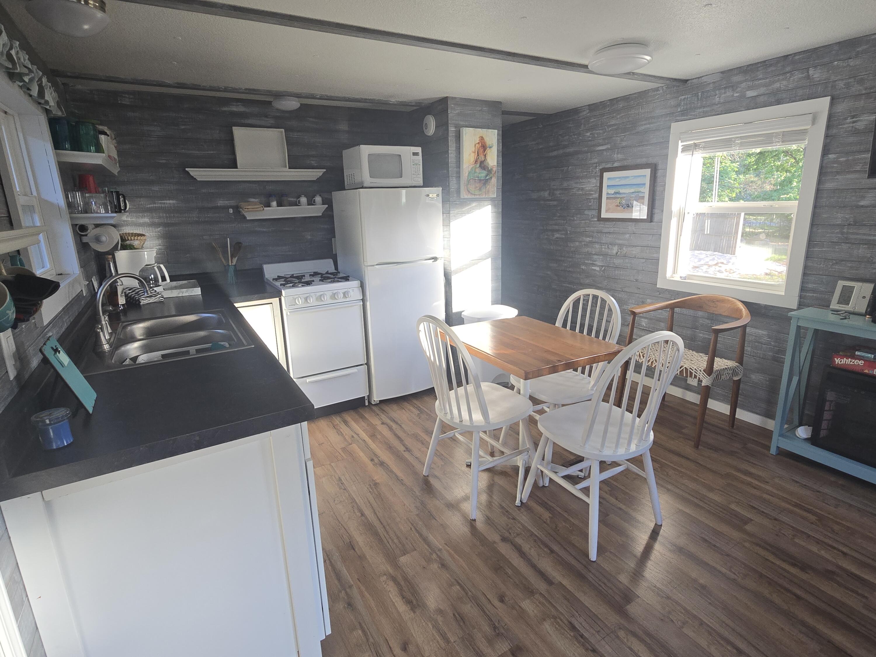 7949 W Fox Road Property Photo 6