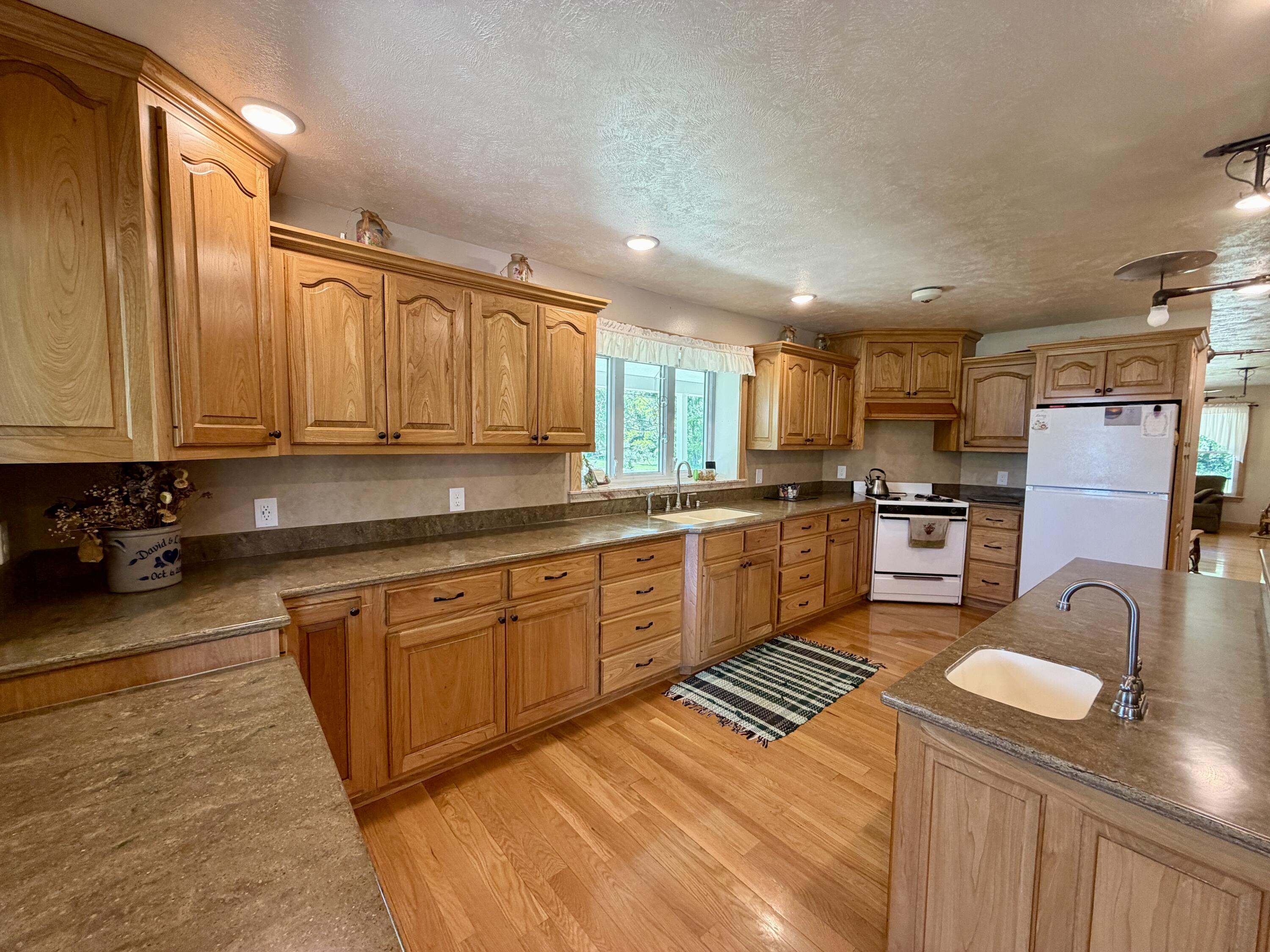 7300 W Kinsel Highway Property Photo 5