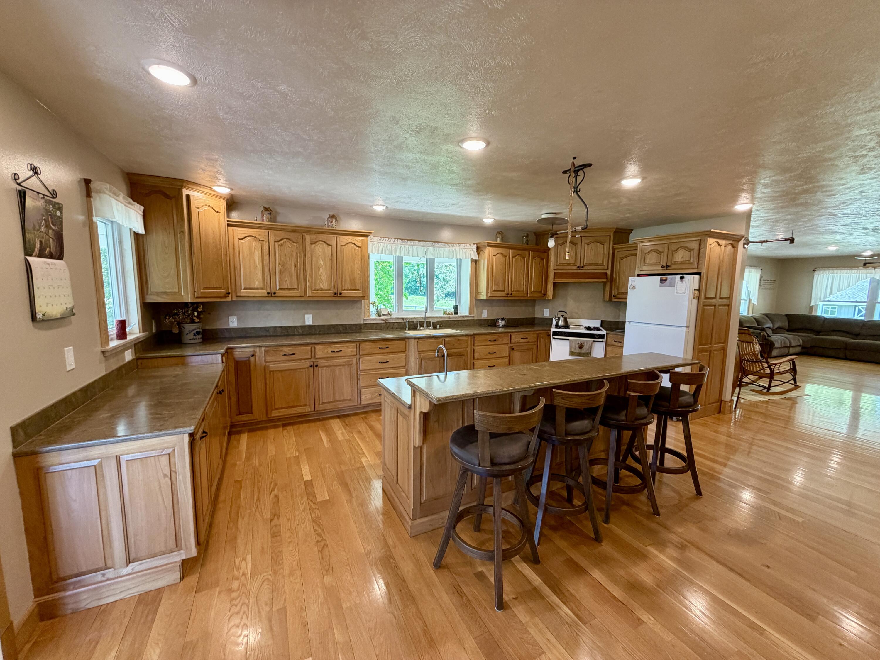 7300 W Kinsel Highway Property Photo 6
