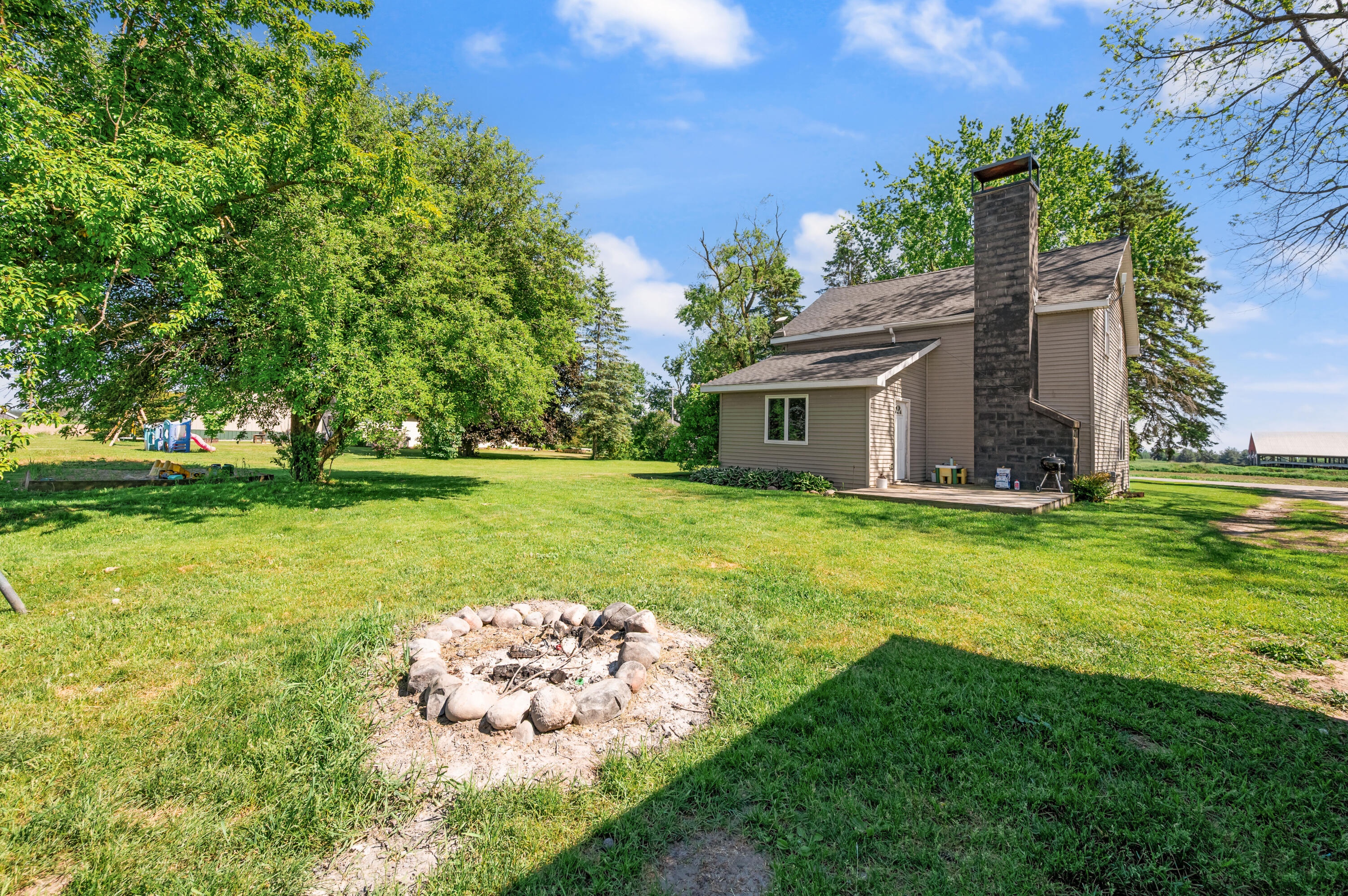 2079 E Stoney Corners Road Property Photo 2