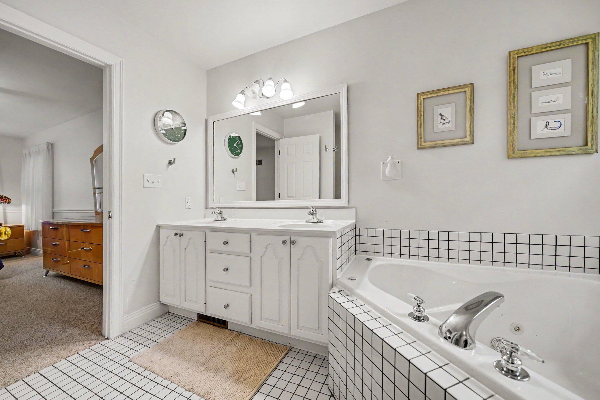 11261 Bridlewood Trail Property Photo 37