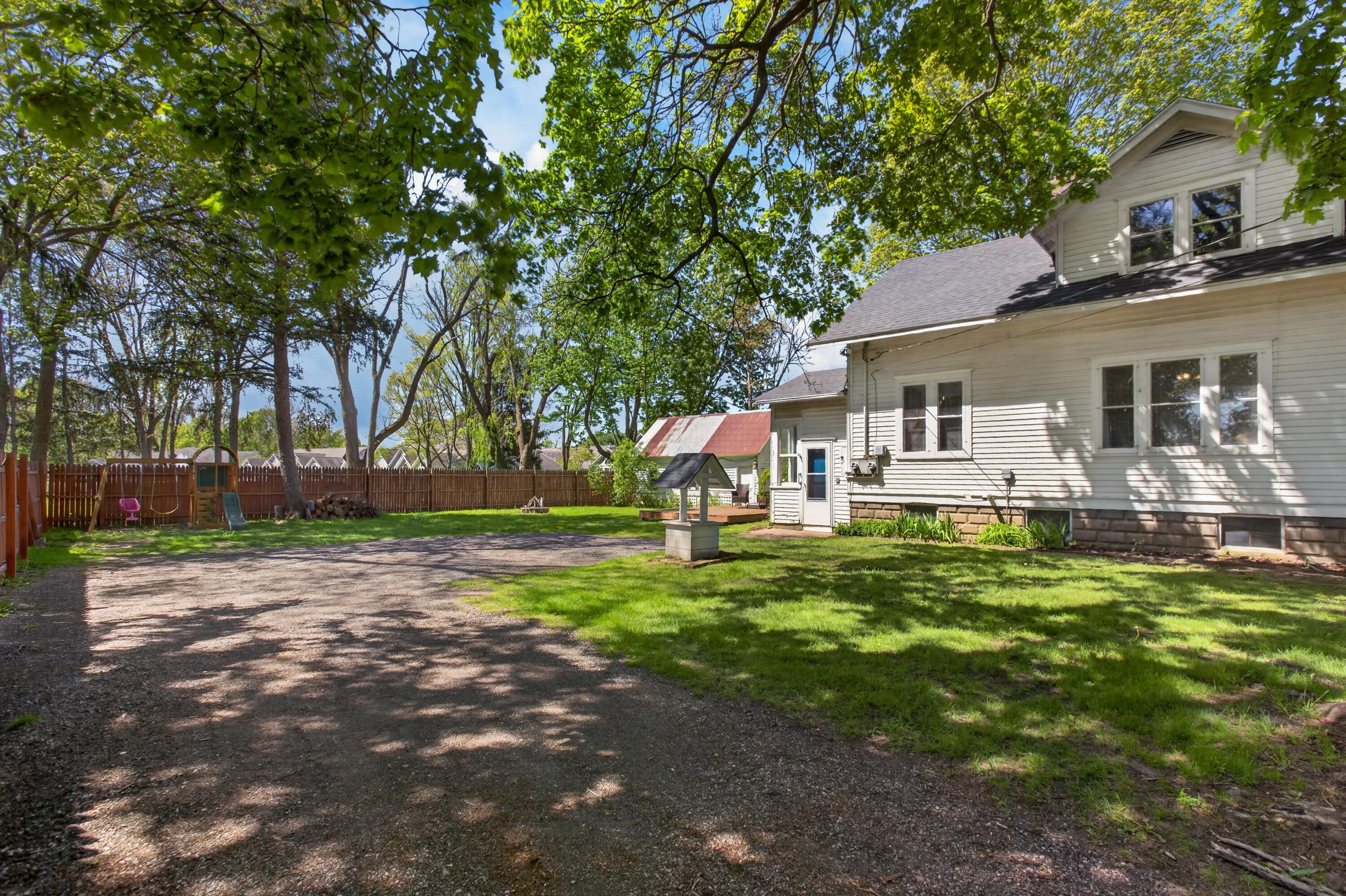 1536 E Nickerson Avenue Property Photo 3