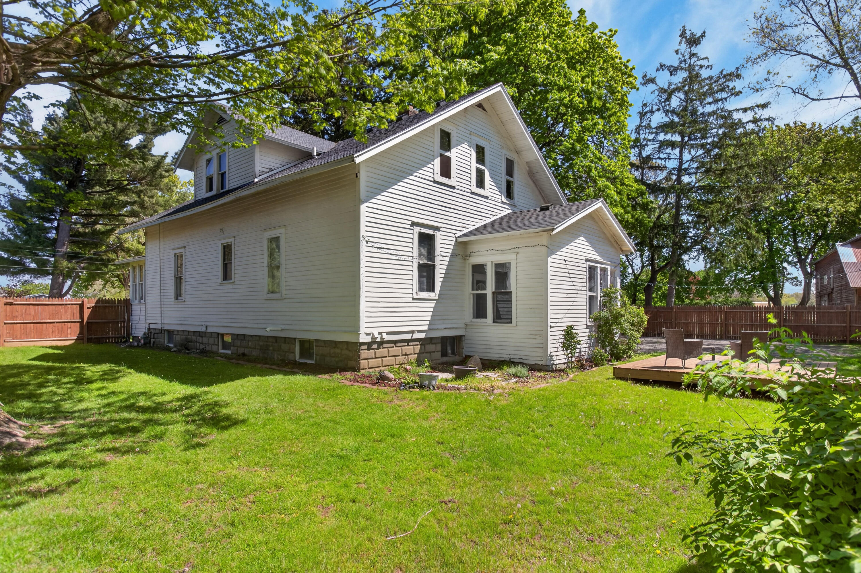 1536 E Nickerson Avenue Property Photo 22