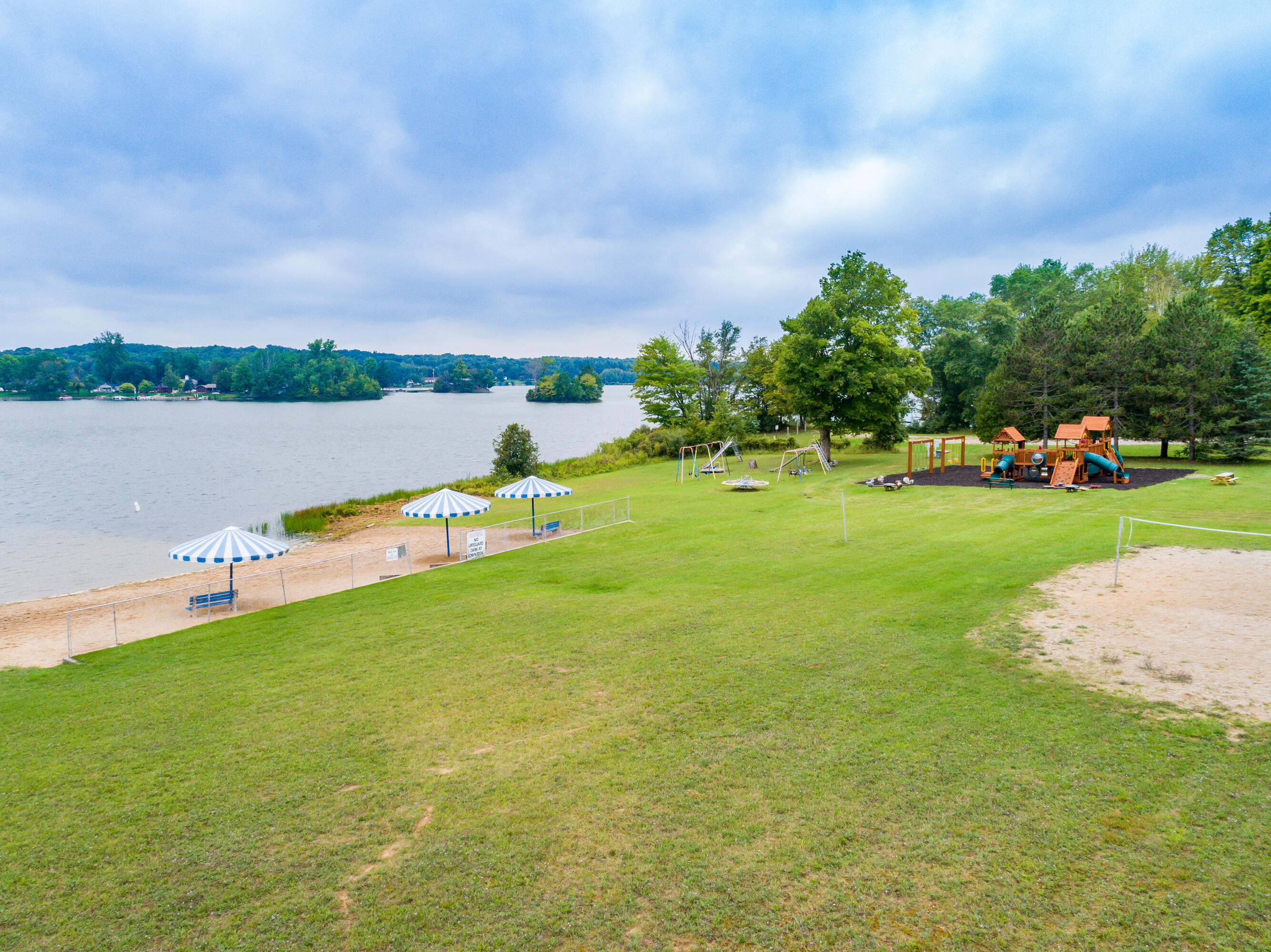 23086 Huron Trail Property Photo 10