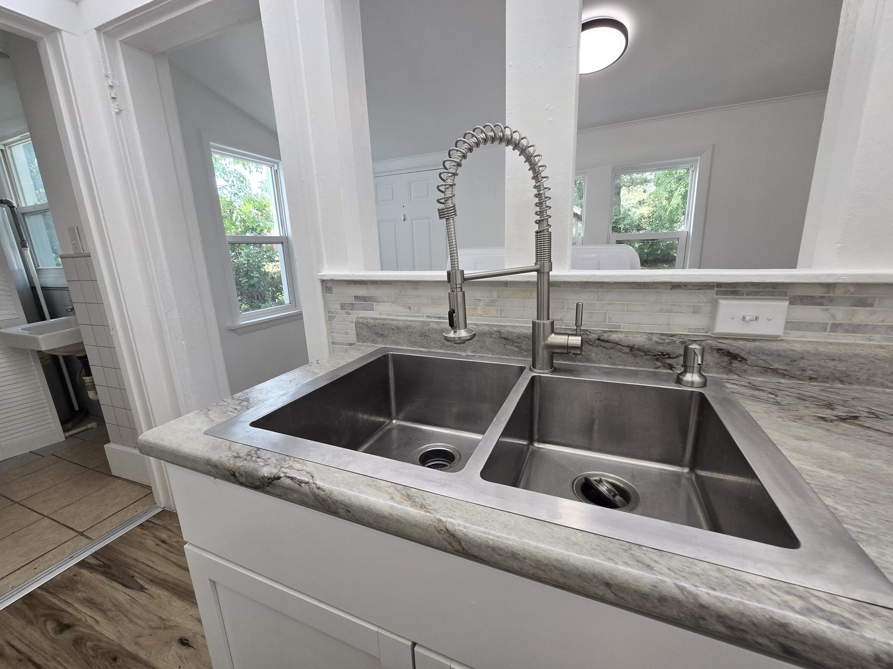 1313 Mason Street Ne Property Photo 11