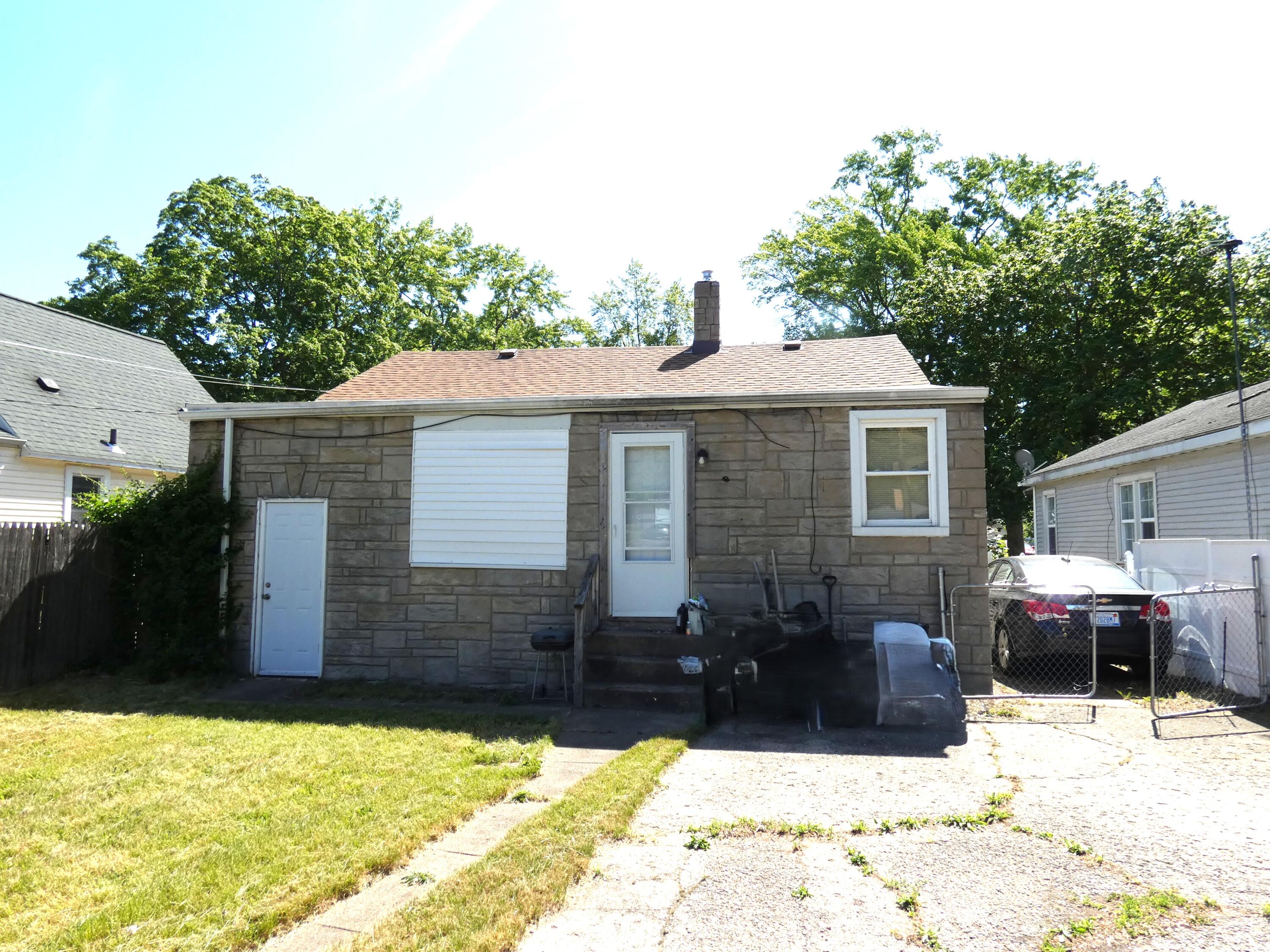1236 Jennings Avenue Property Photo 3