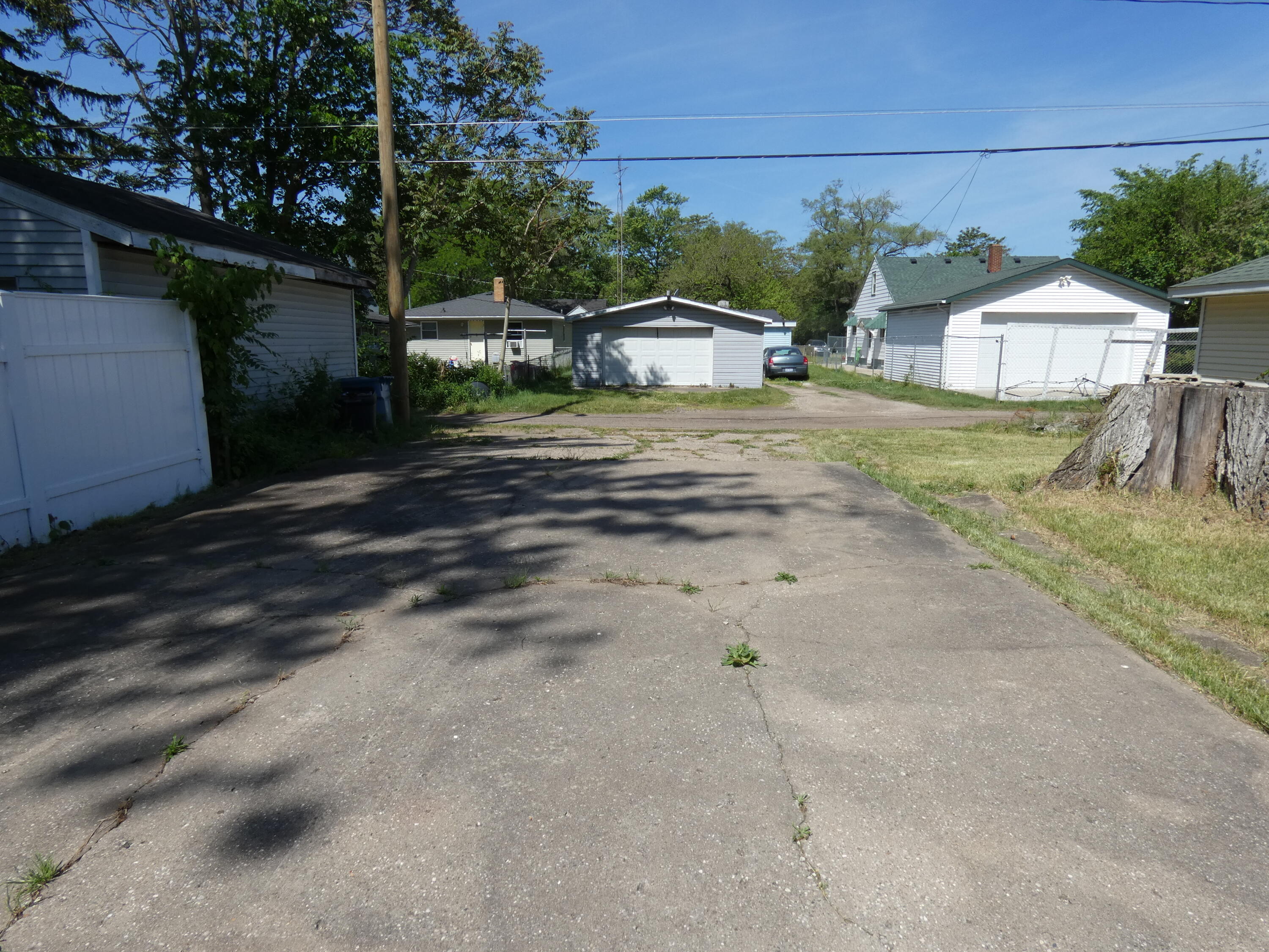 1236 Jennings Avenue Property Photo 4