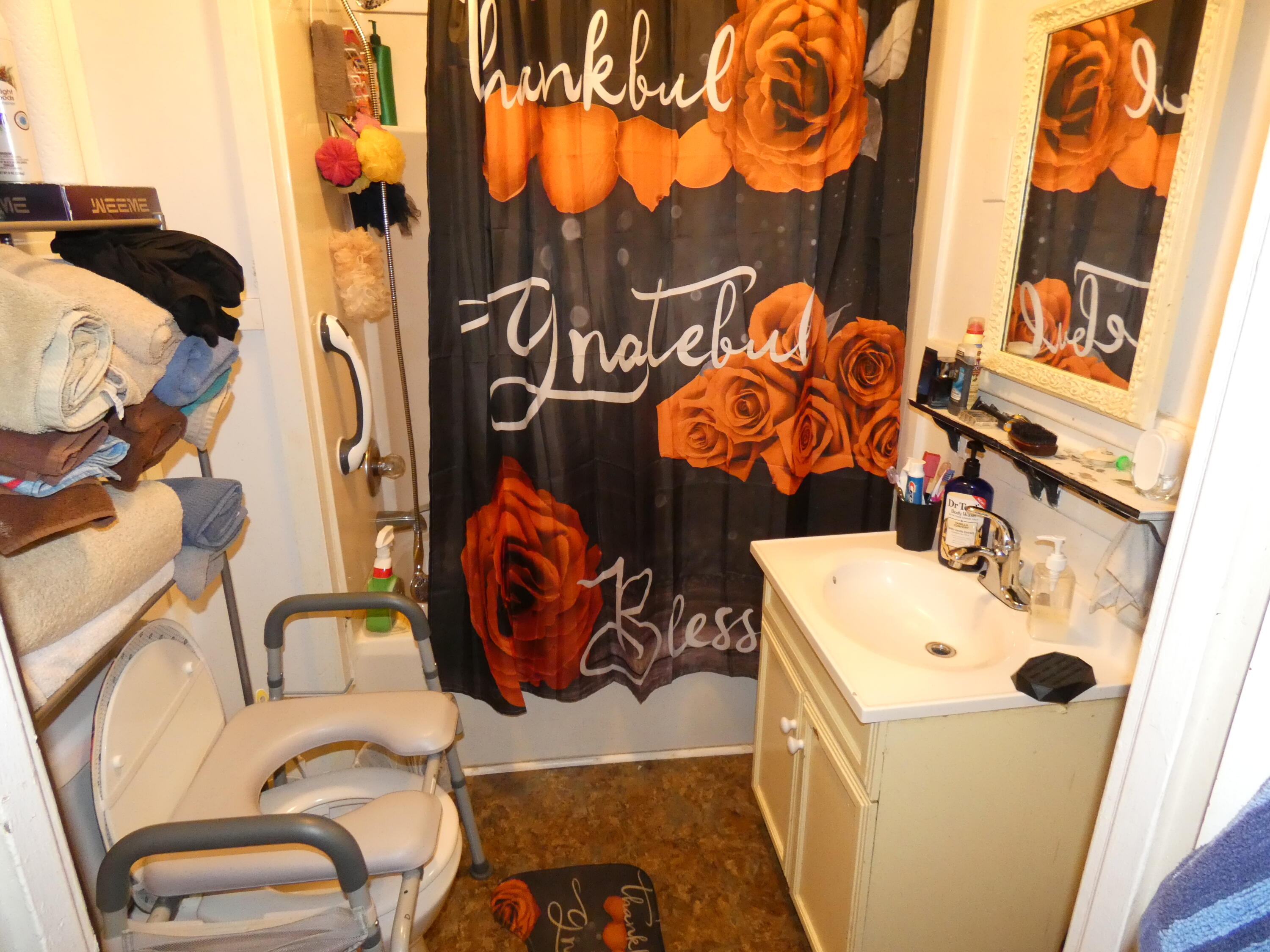 1236 Jennings Avenue Property Photo 6