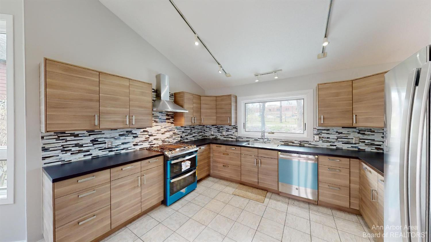 1280 Sunset Road Property Photo 4