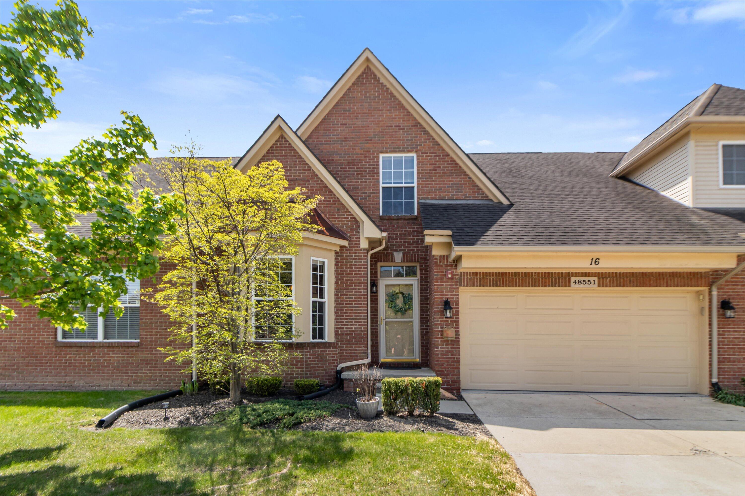 48551 Oak Bridge Drive Property Photo 1