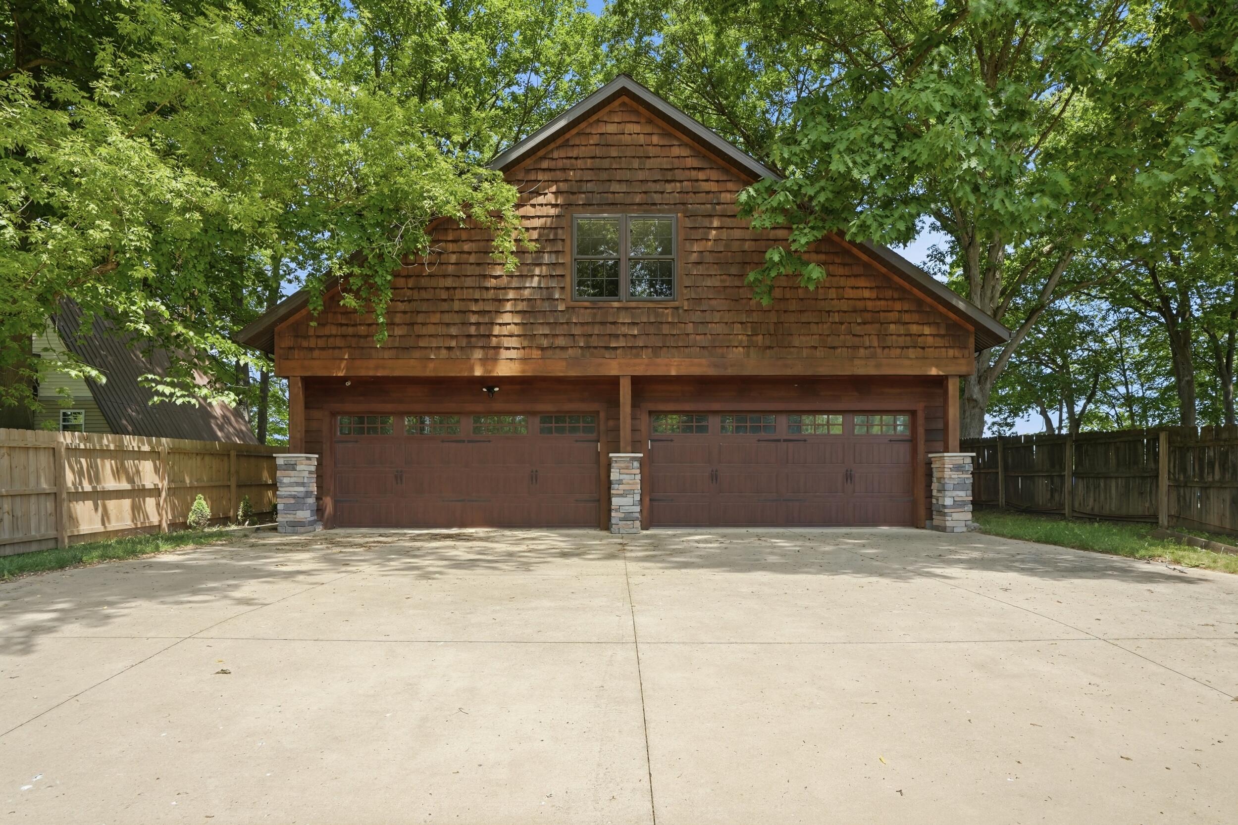 17812 Arnwine Drive Property Photo 2