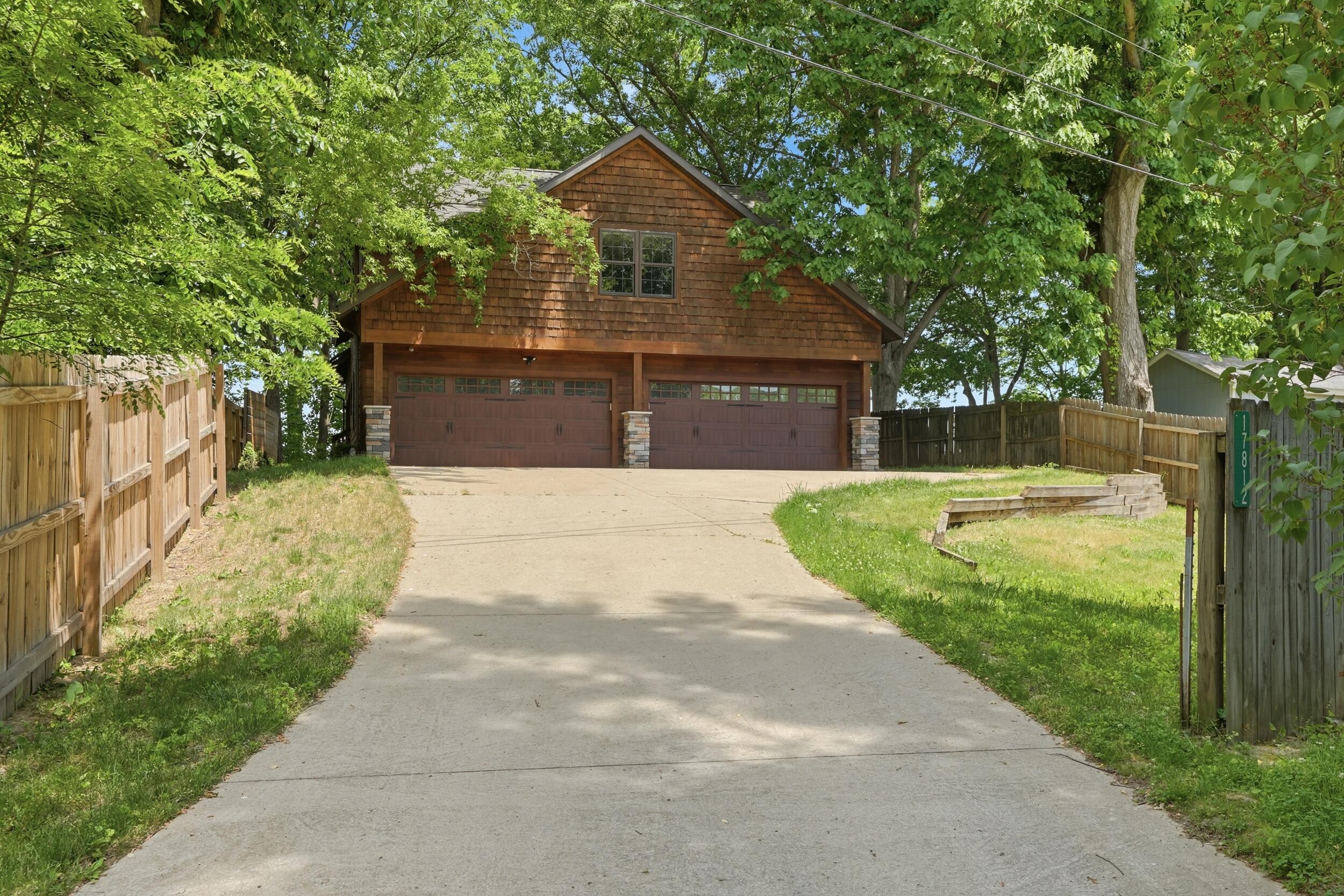 17812 Arnwine Drive Property Photo 3