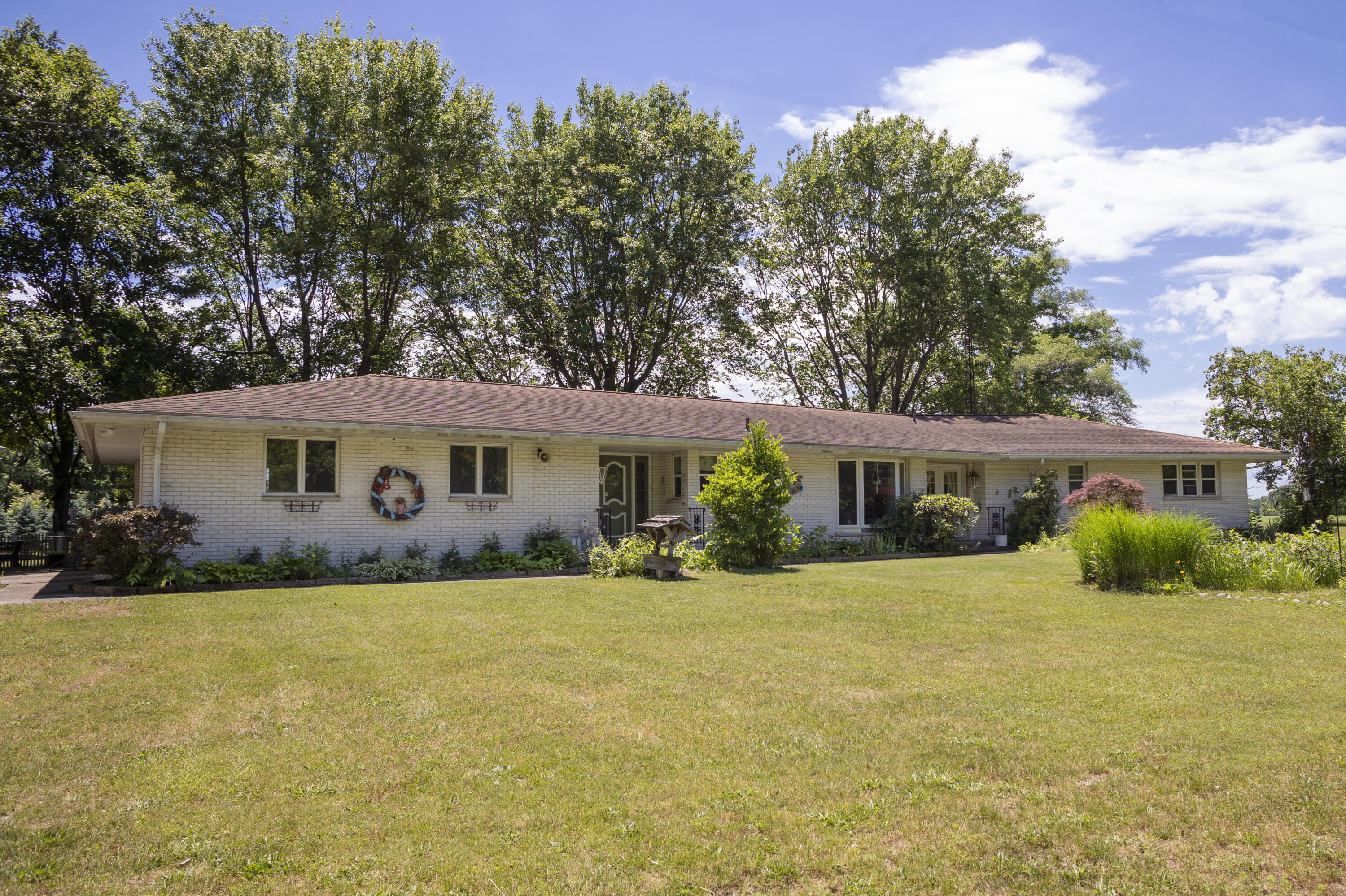 1550 E Y Avenue Property Photo 1