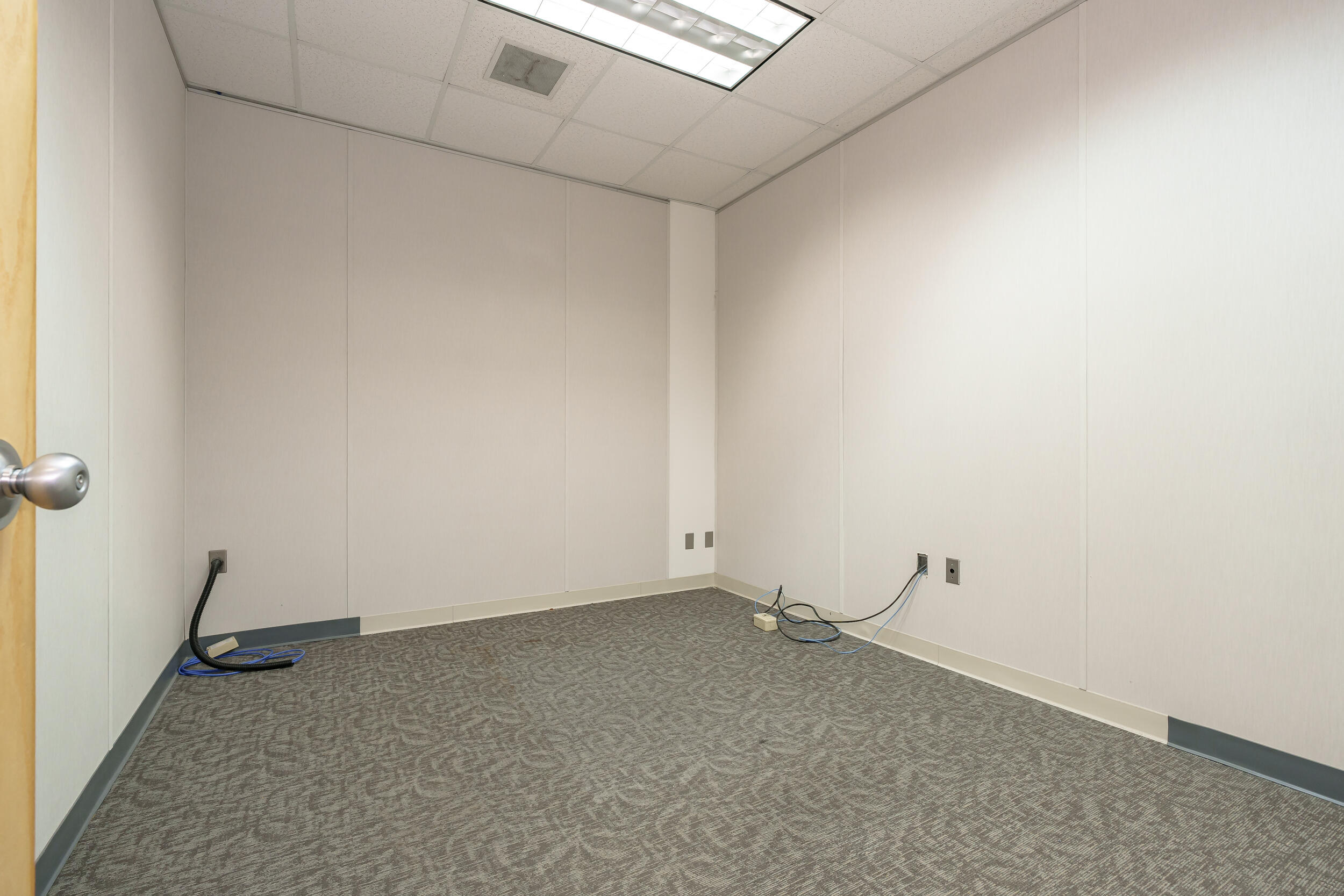 151 S Rose Street Suite 400 Property Photo 7