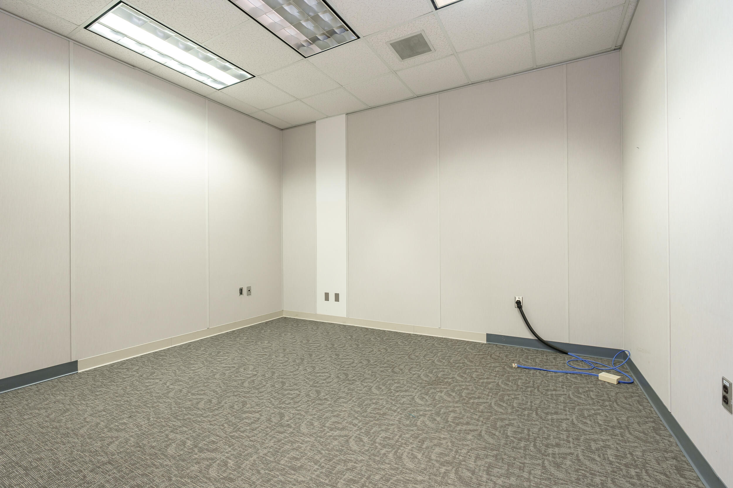 151 S Rose Street Suite 400 Property Photo 8