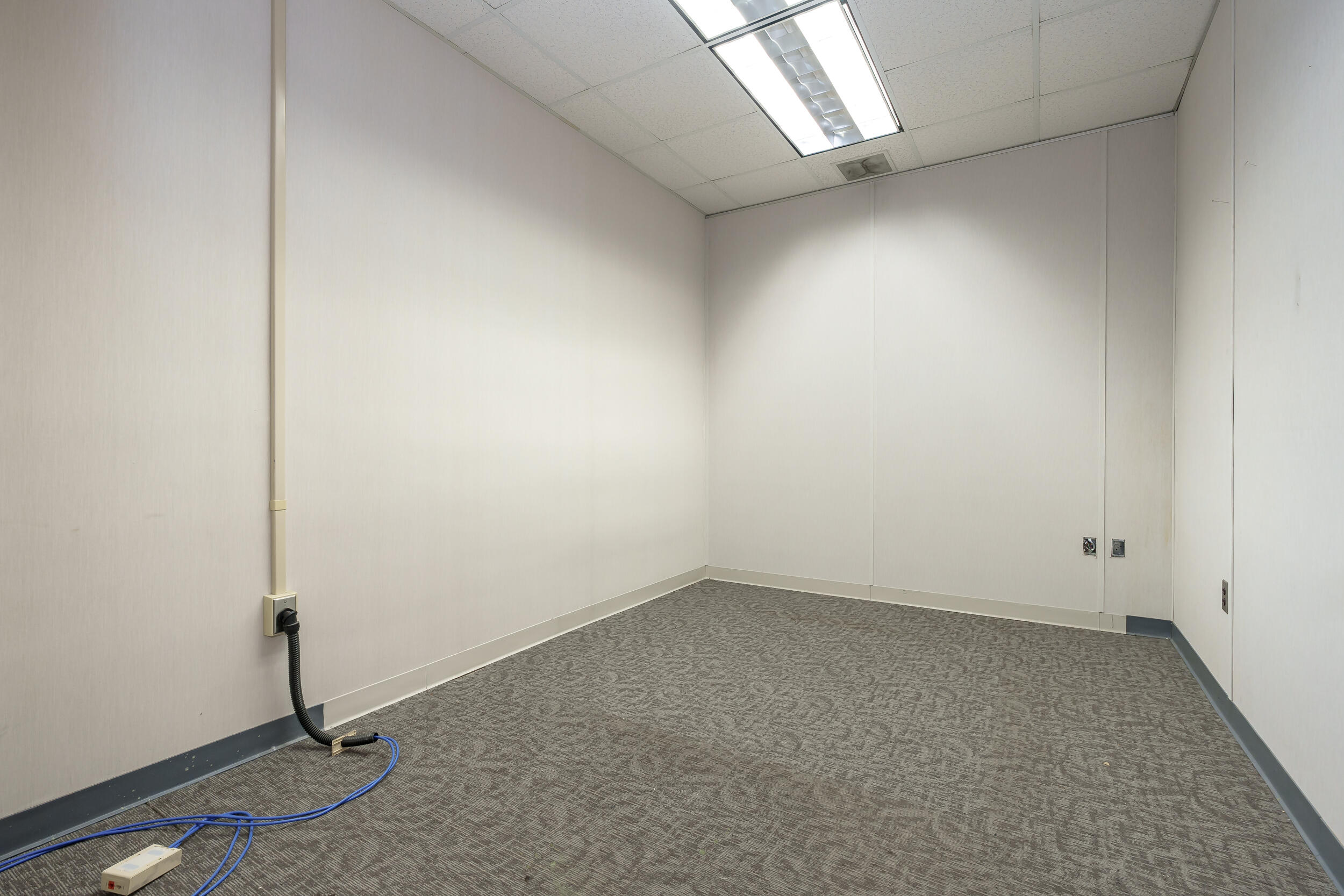 151 S Rose Street Suite 400 Property Photo 10
