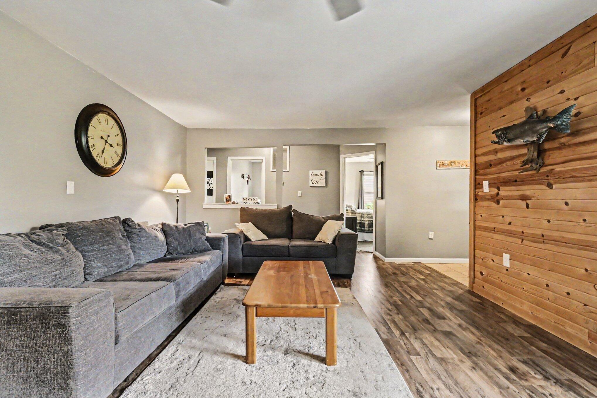 11332 Crestview Drive E Property Photo 7