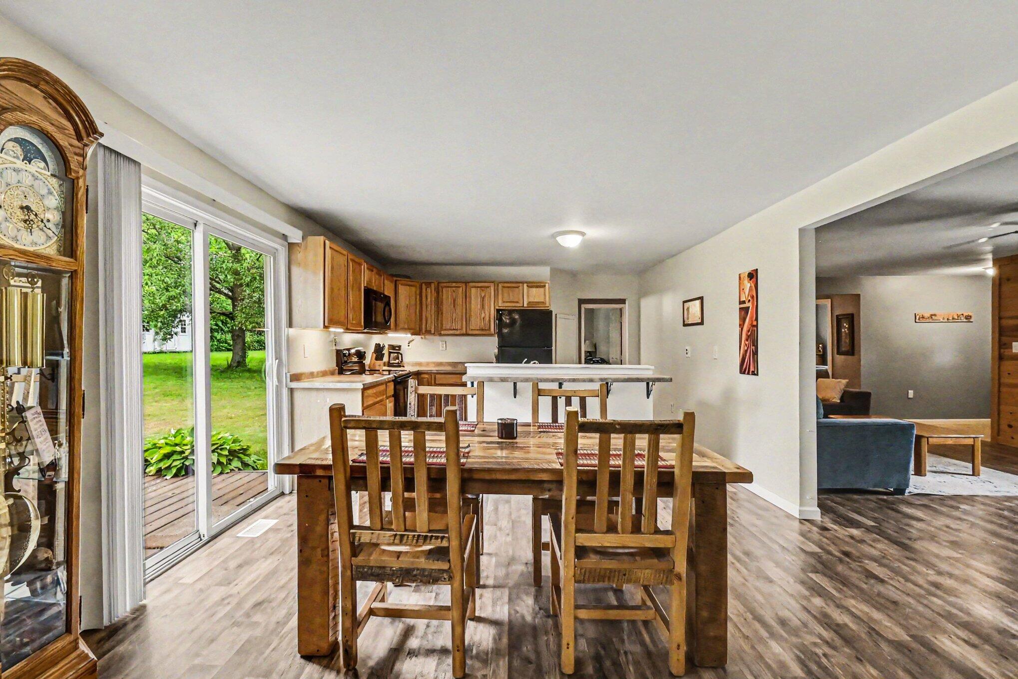 11332 Crestview Drive E Property Photo 8