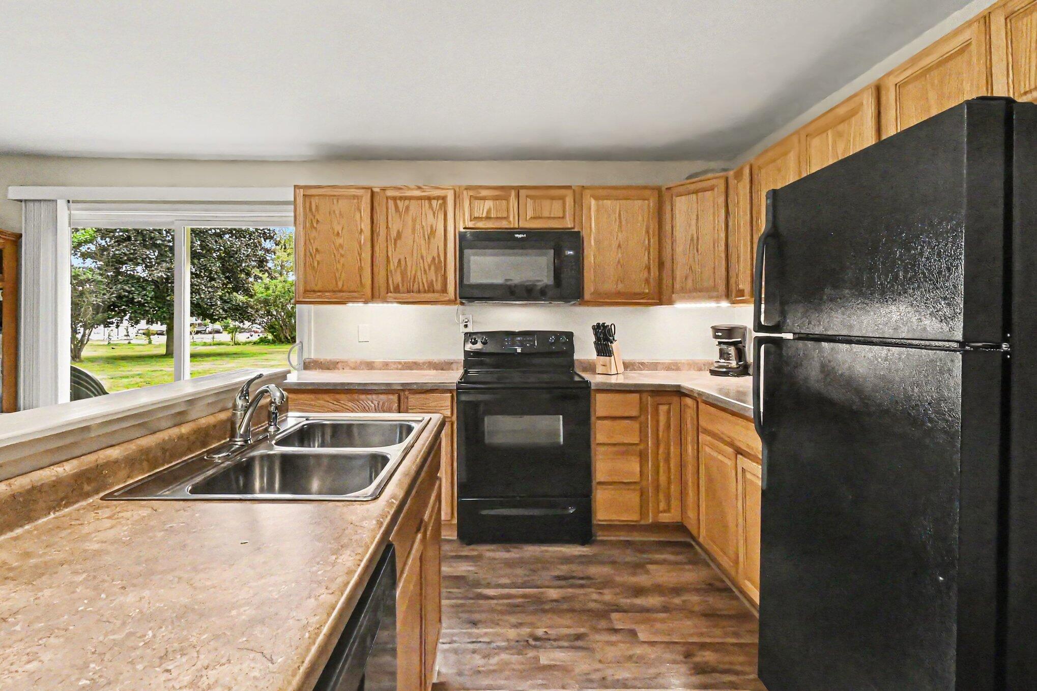 11332 Crestview Drive E Property Photo 11