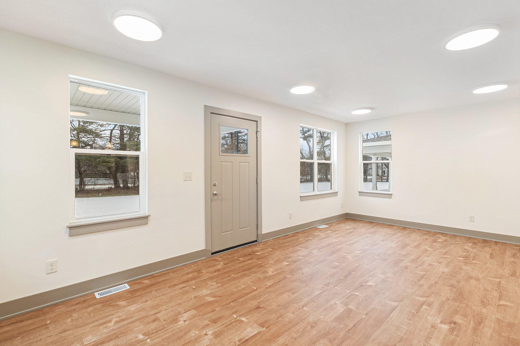 2119 Linden Avenue Se Property Photo 2