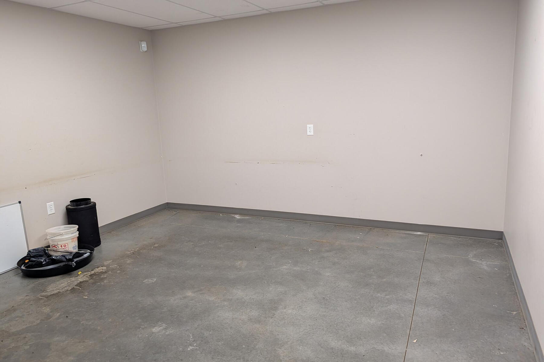 3129 E Laketon Avenue Property Photo 7