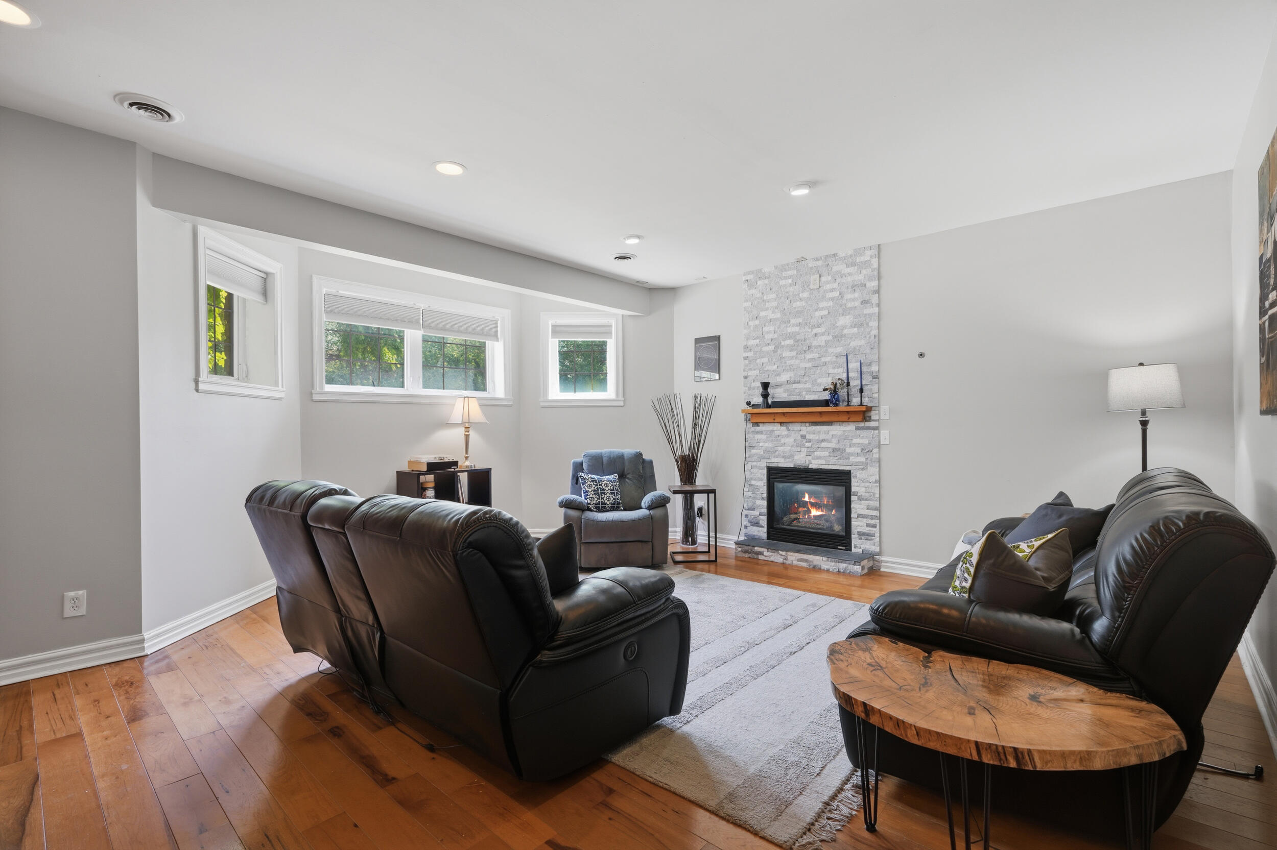 429 E Ferry Street #8 Property Photo 15