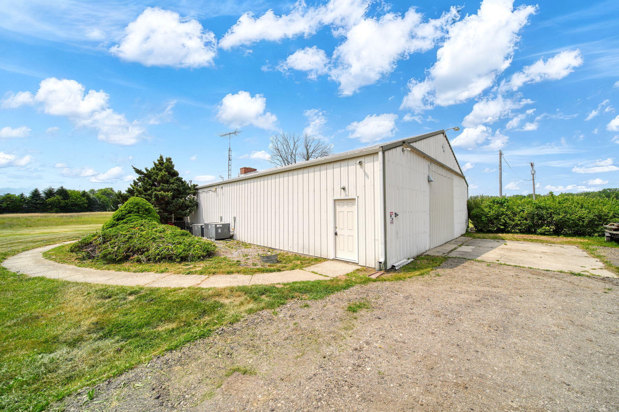 5550 E Carleton Road Property Photo 2