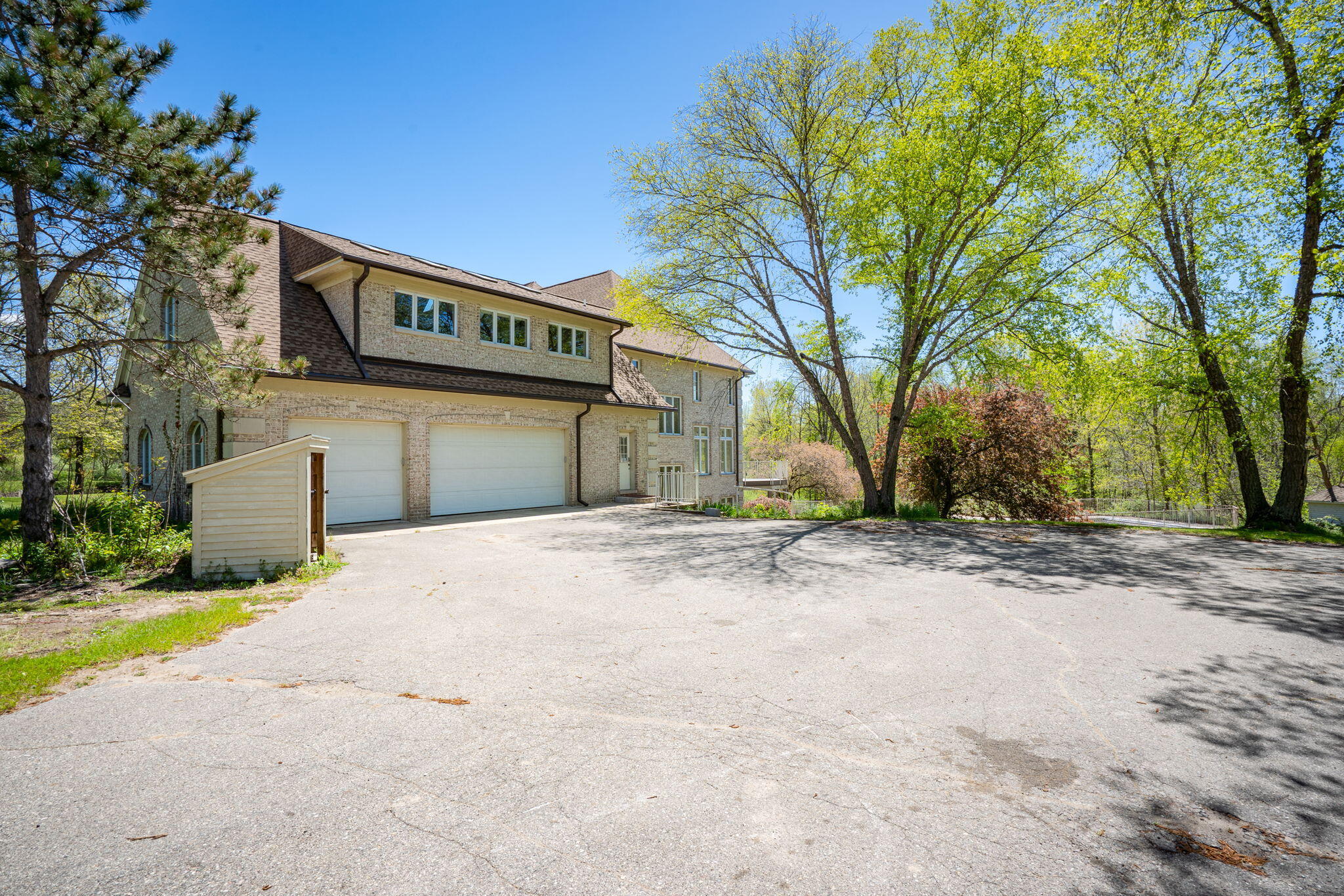 1065 Johnson Street Property Photo 6