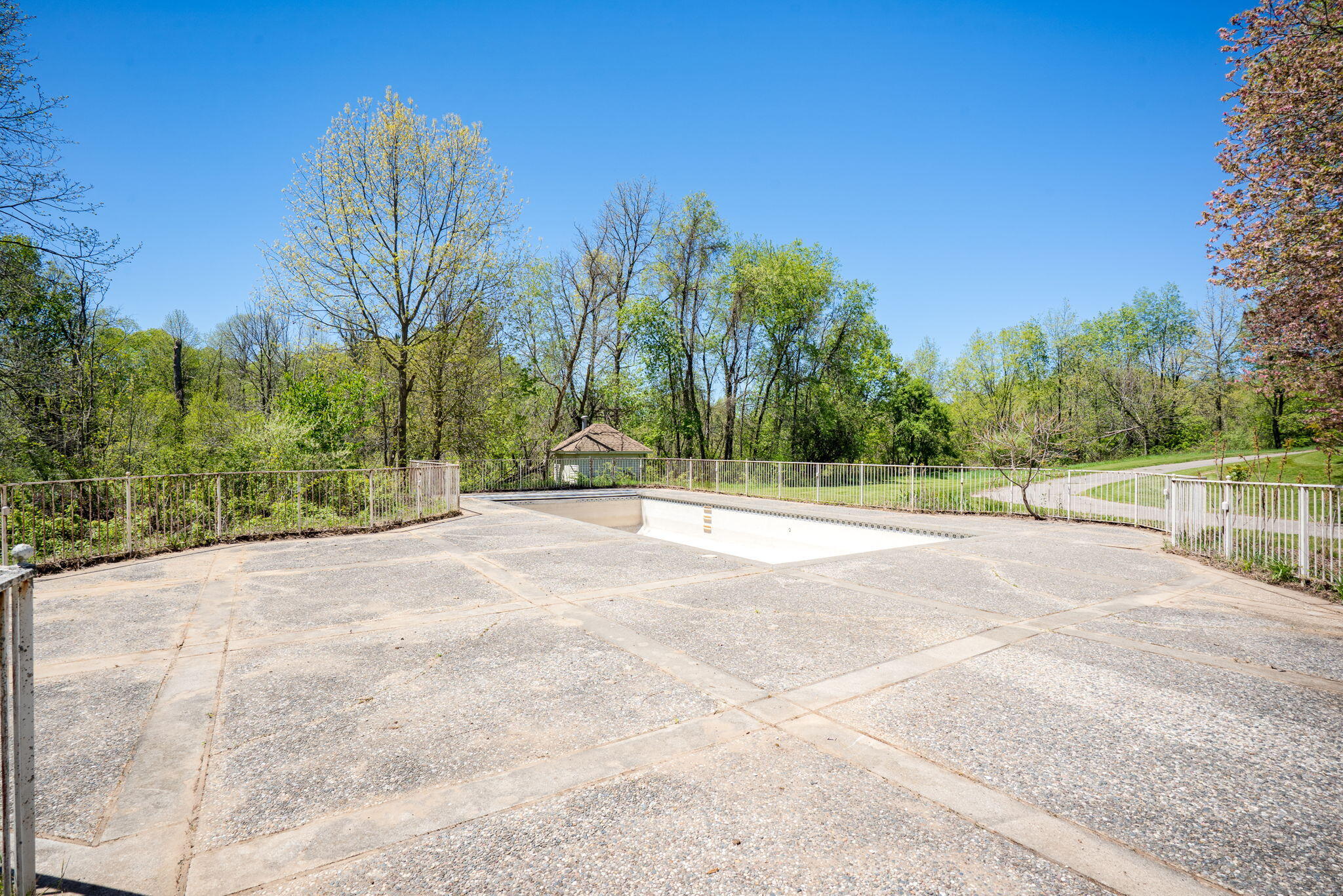 1065 Johnson Street Property Photo 8
