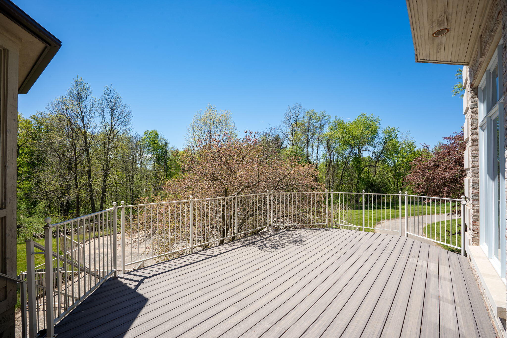 1065 Johnson Street Property Photo 10