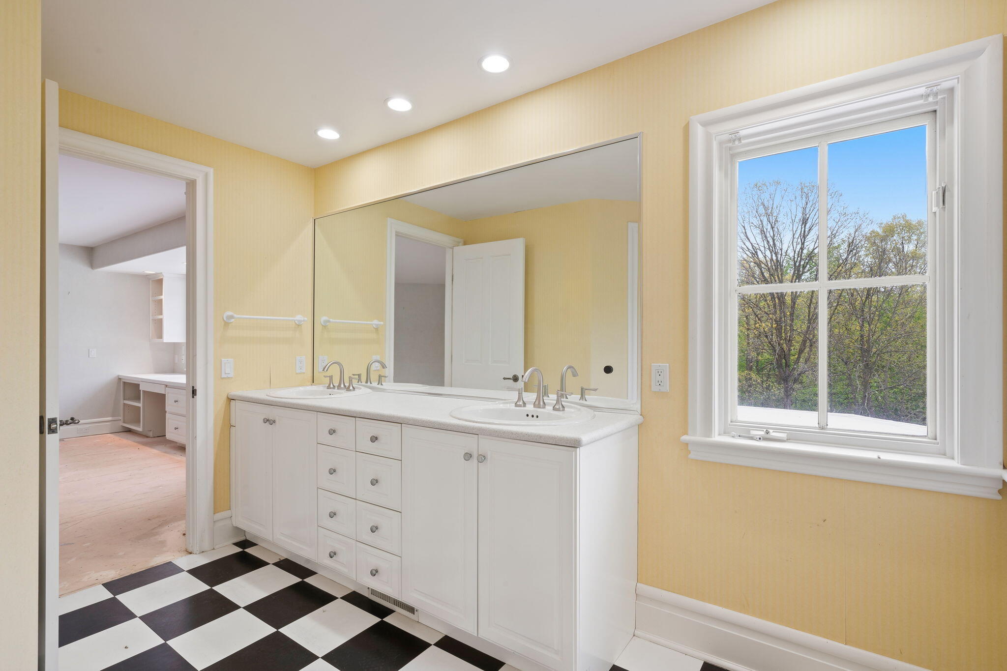 1065 Johnson Street Property Photo 19