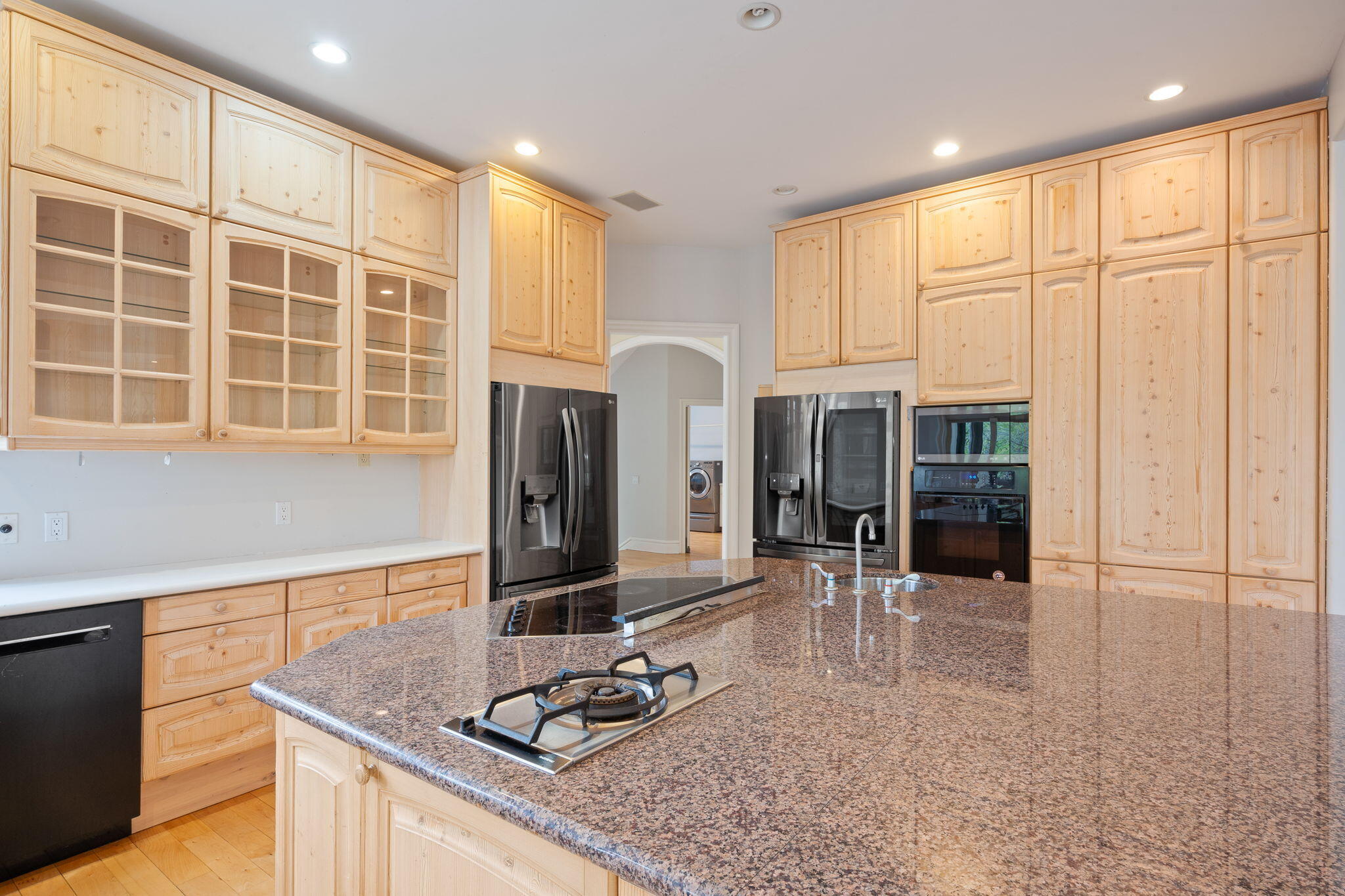 1065 Johnson Street Property Photo 38