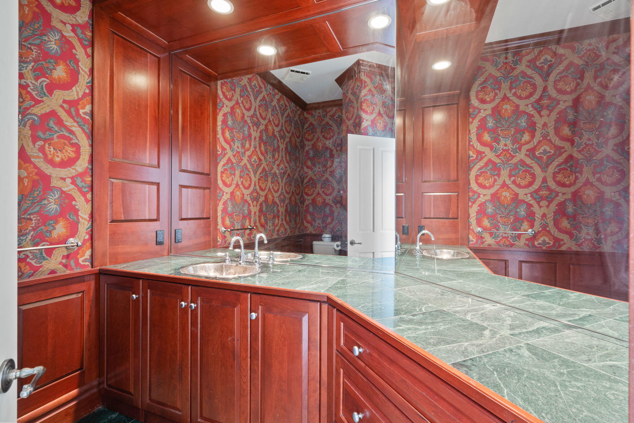 1065 Johnson Street Property Photo 41