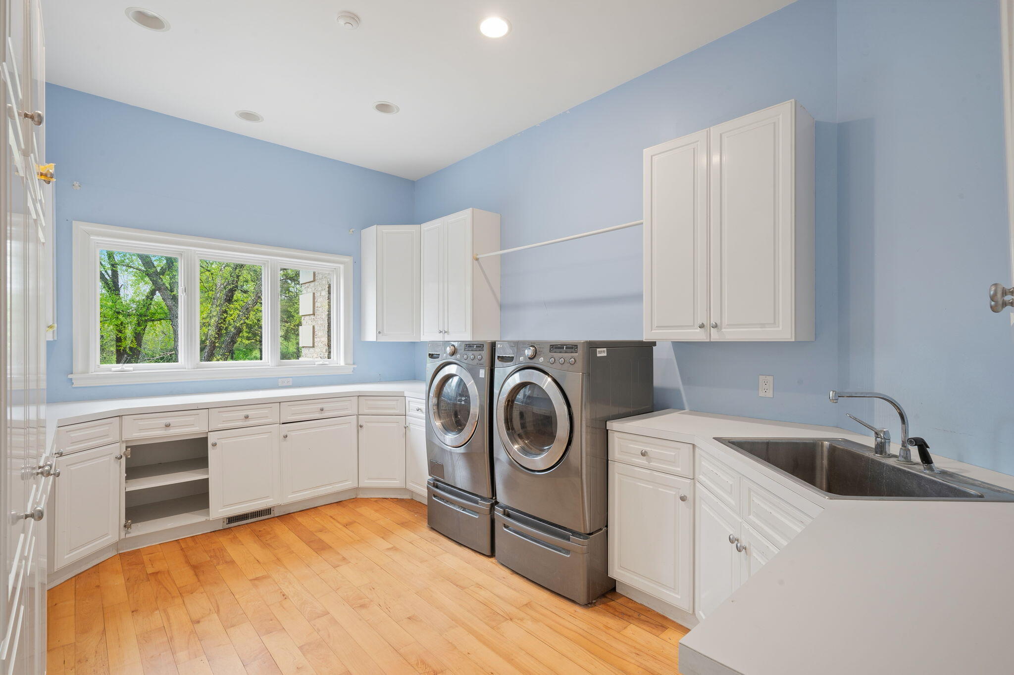 1065 Johnson Street Property Photo 49