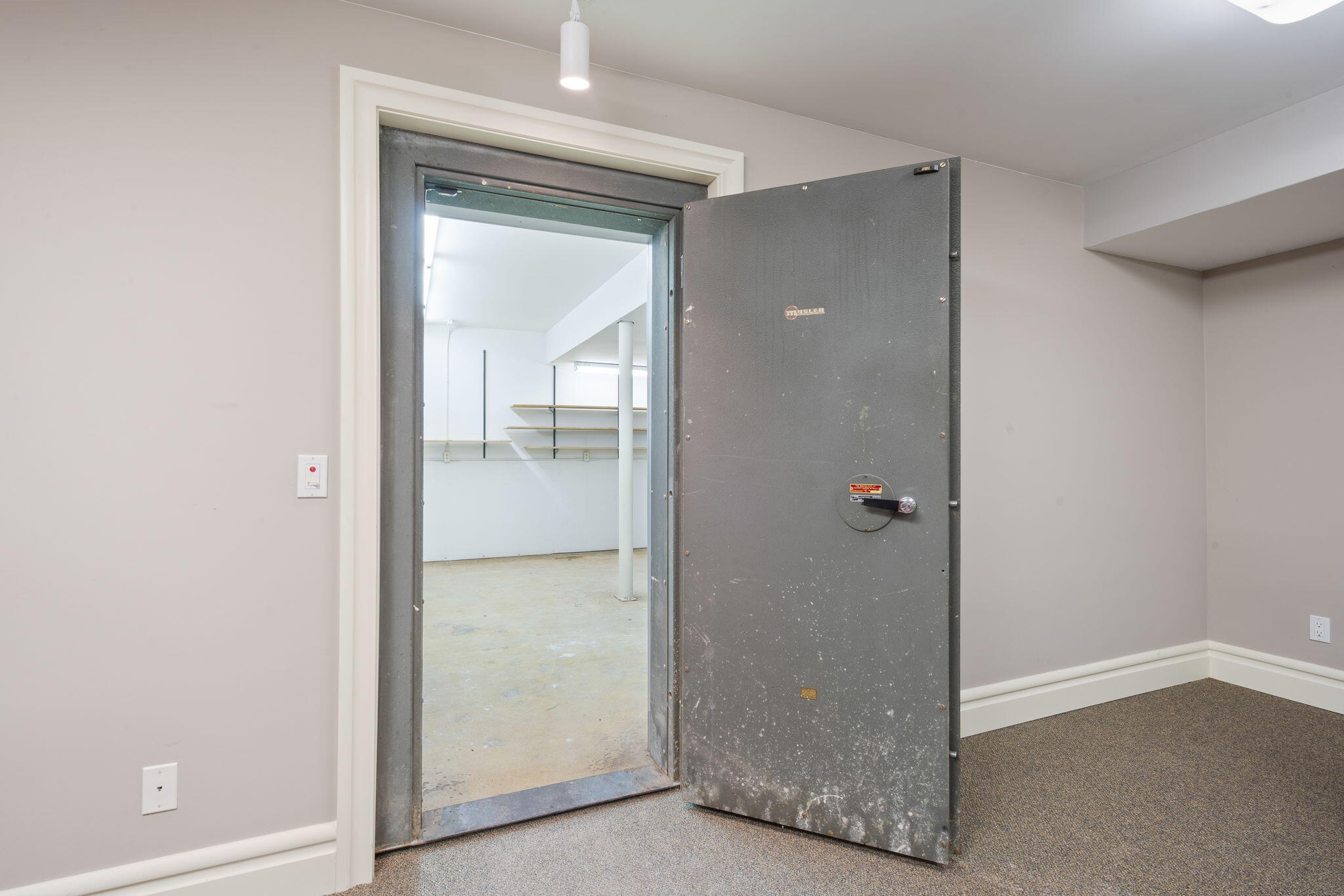1065 Johnson Street Property Photo 63