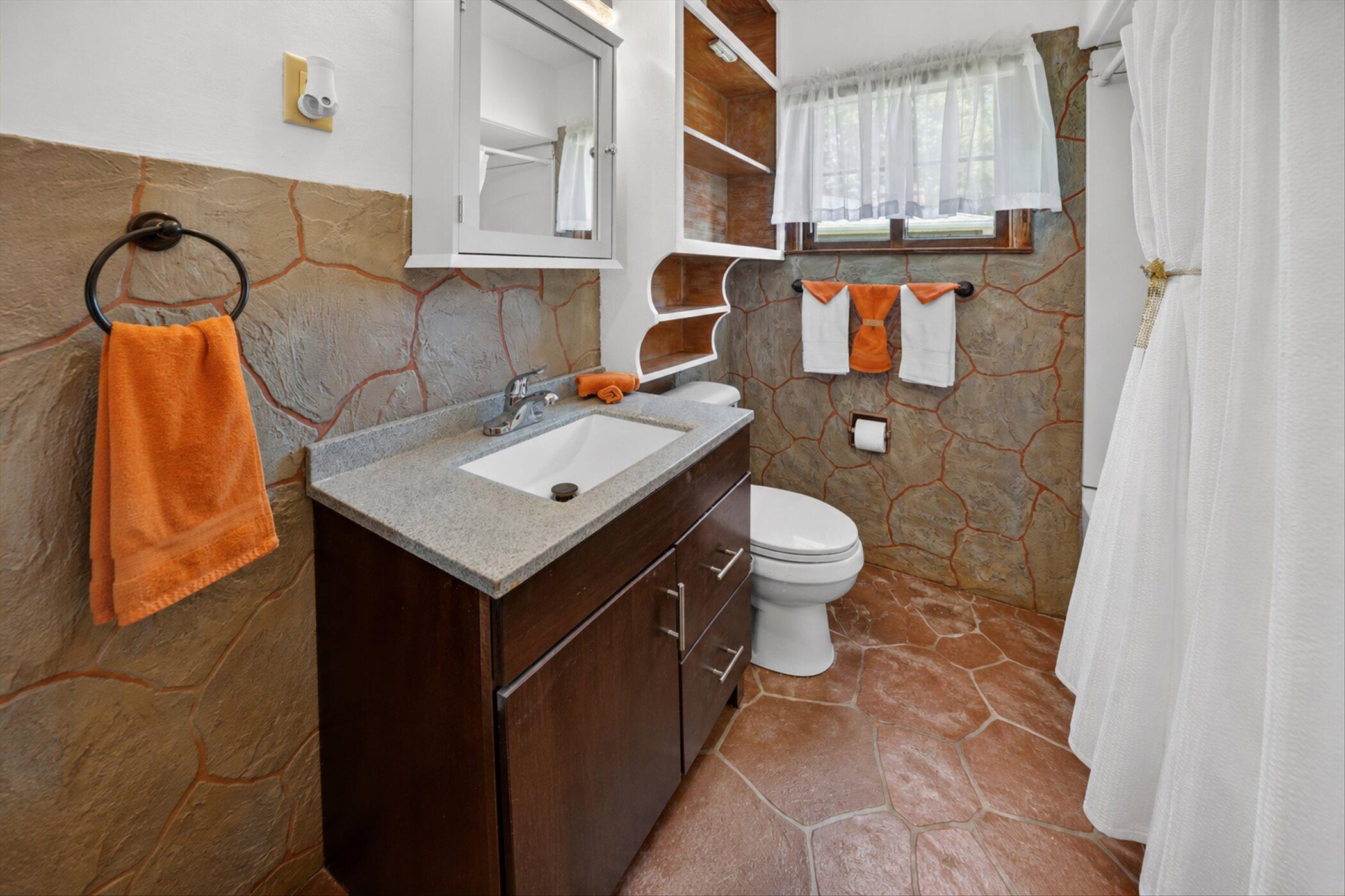 340 Lakeshore Drive Property Photo 18