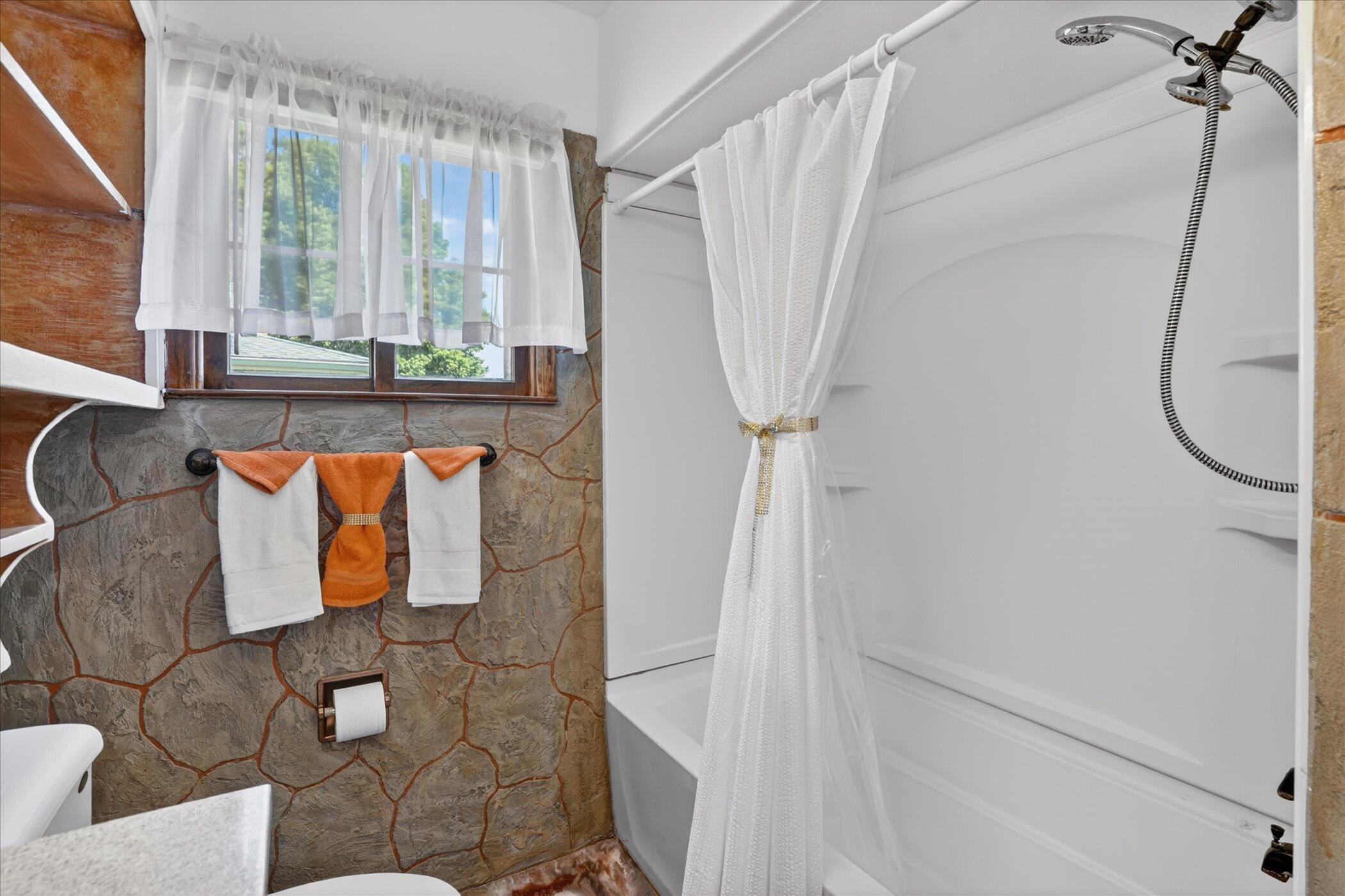 340 Lakeshore Drive Property Photo 19