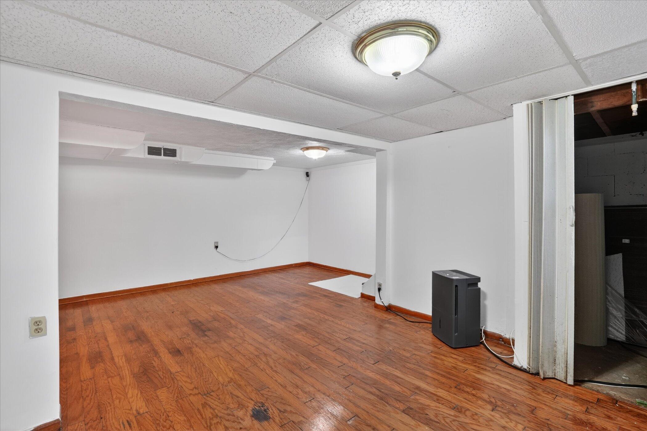 340 Lakeshore Drive Property Photo 23