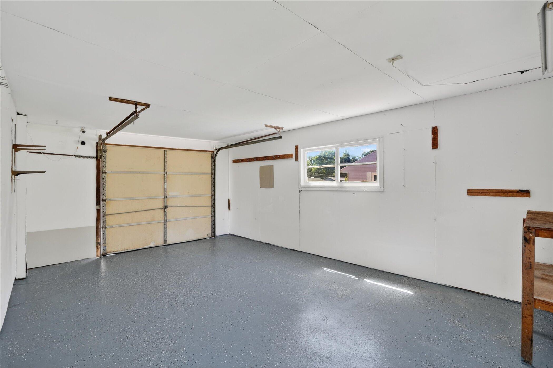 340 Lakeshore Drive Property Photo 27