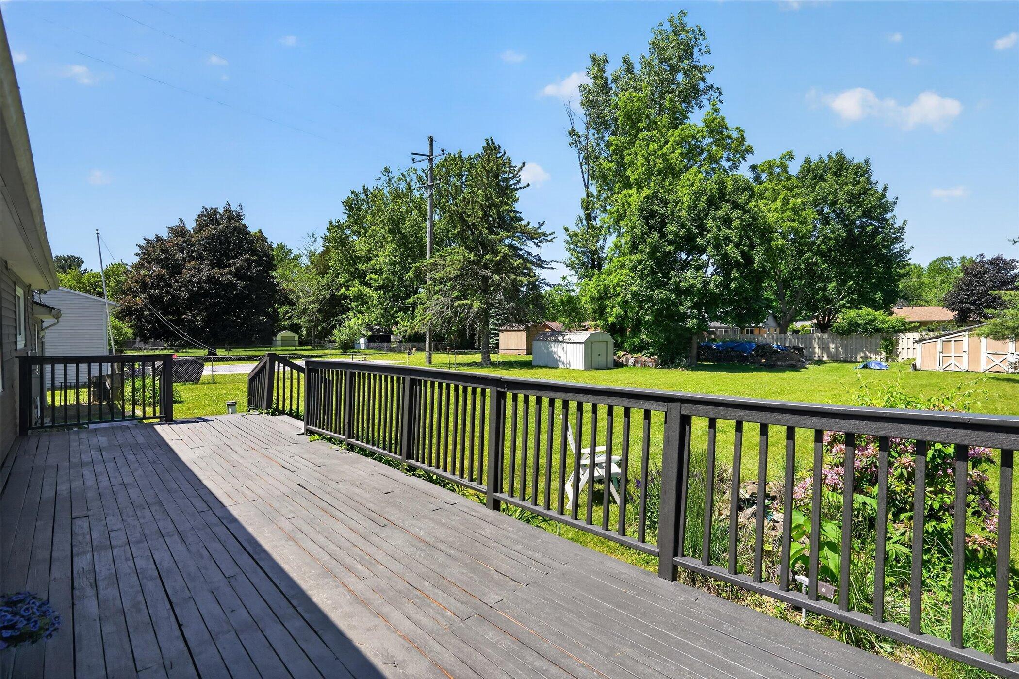 340 Lakeshore Drive Property Photo 30
