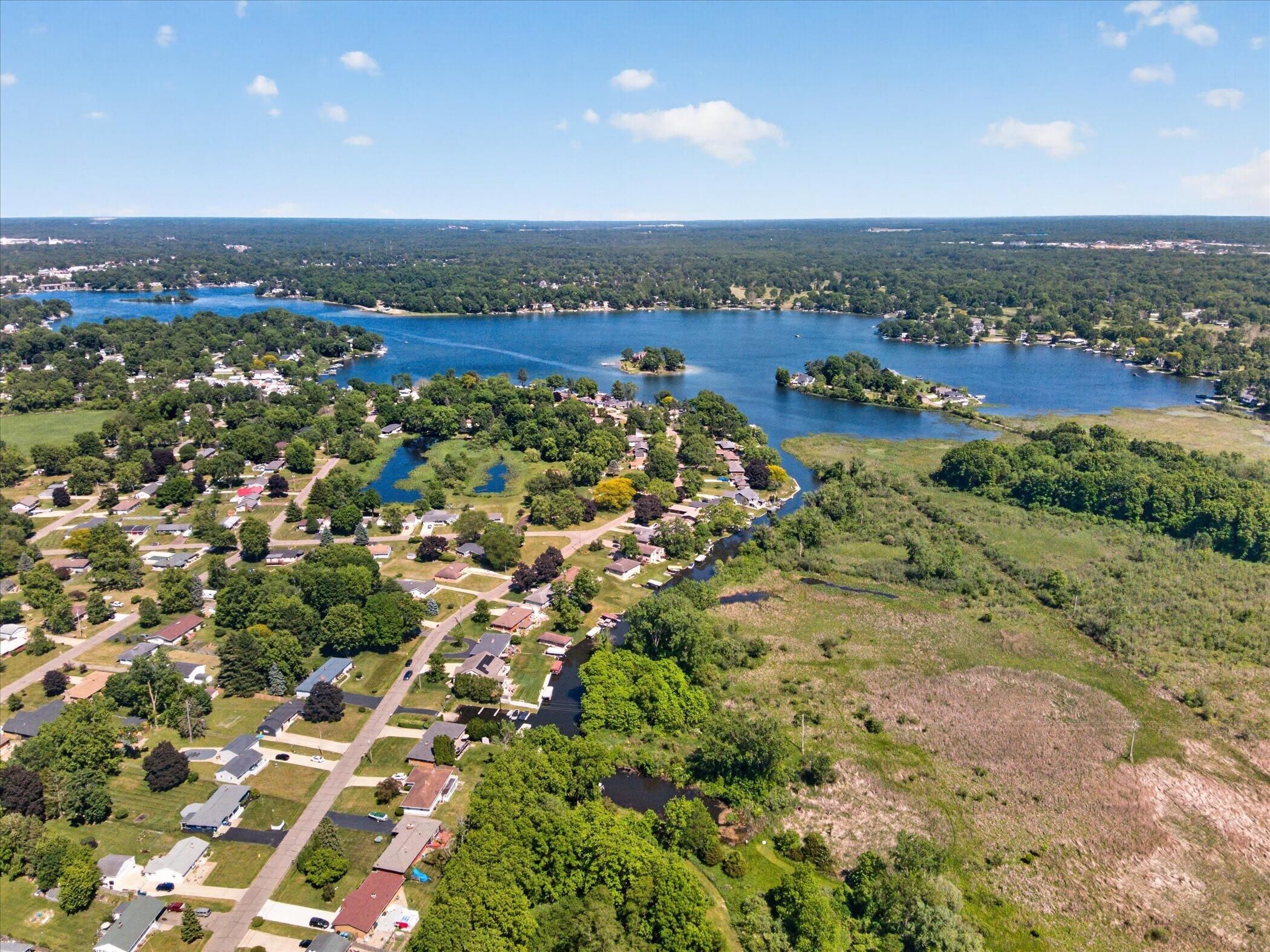 340 Lakeshore Drive Property Photo 32