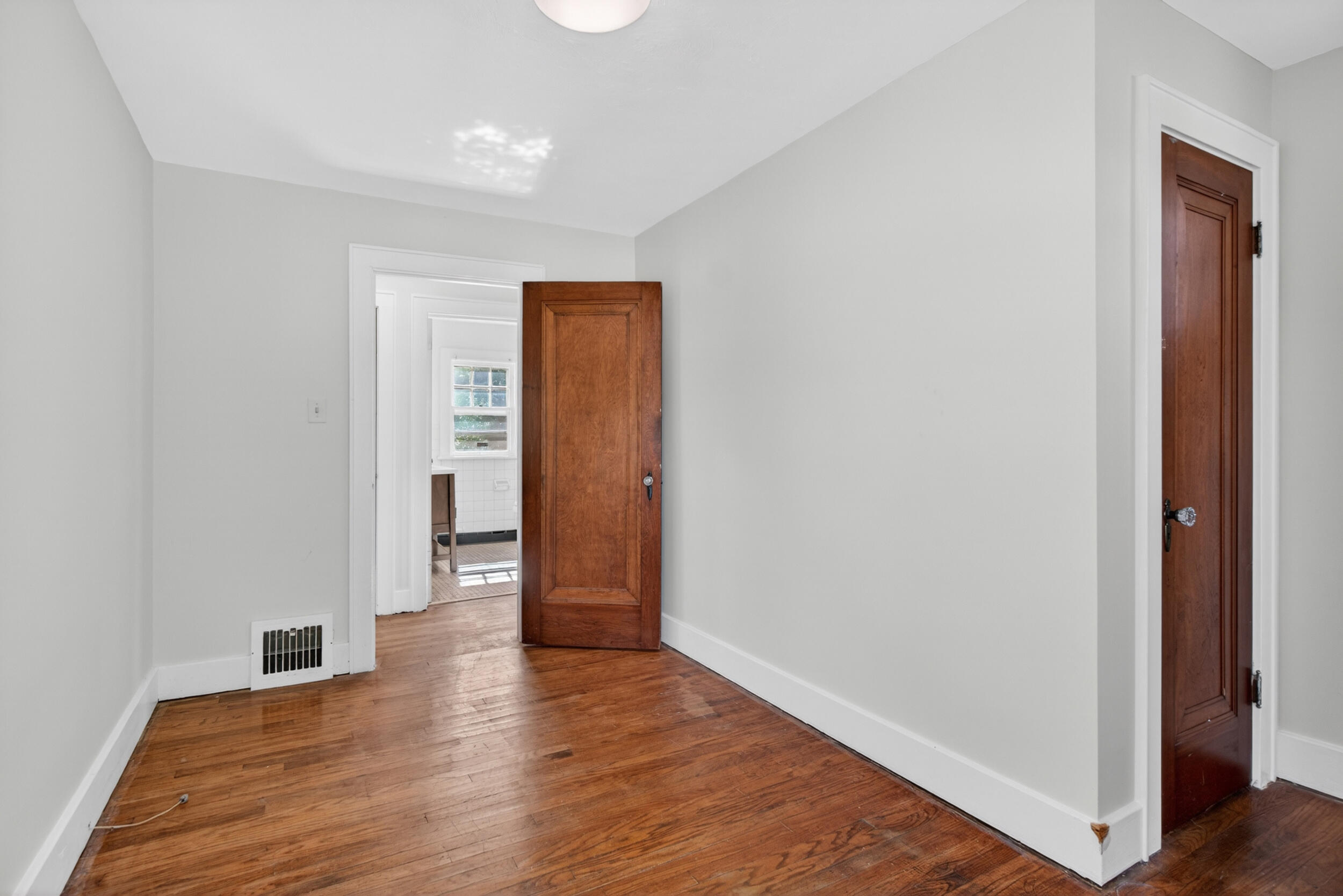 1109 S Webster Street Property Photo 31